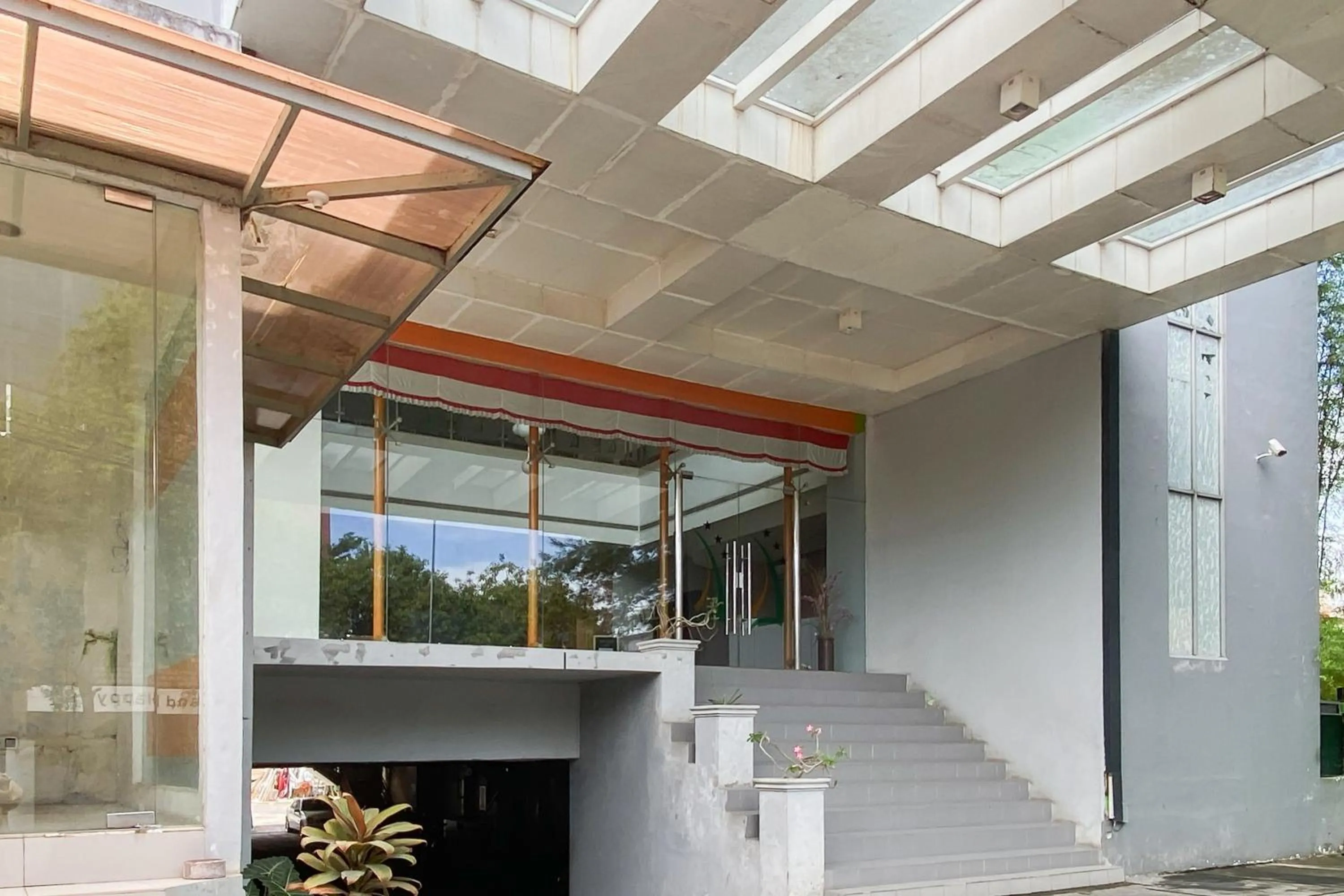 Facade/entrance in Capital O 472 Hotel Asyra