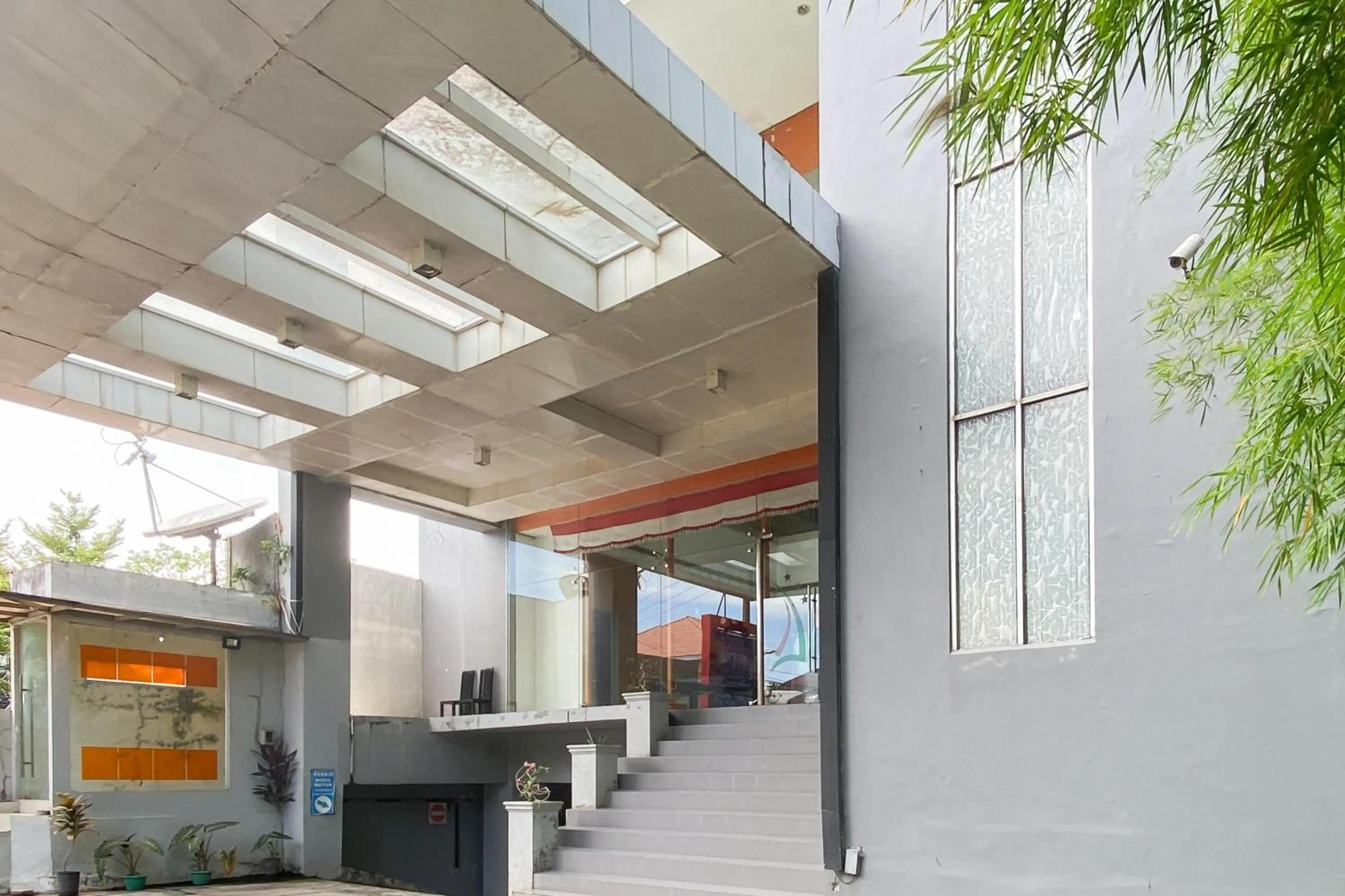 Facade/entrance in Capital O 472 Hotel Asyra