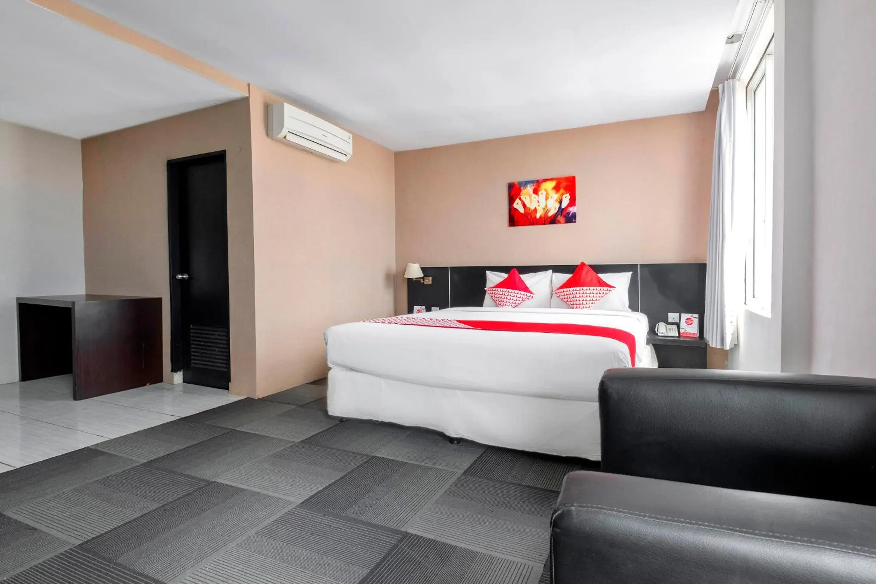 Bedroom, Bed in OYO 472 Hotel Asyra