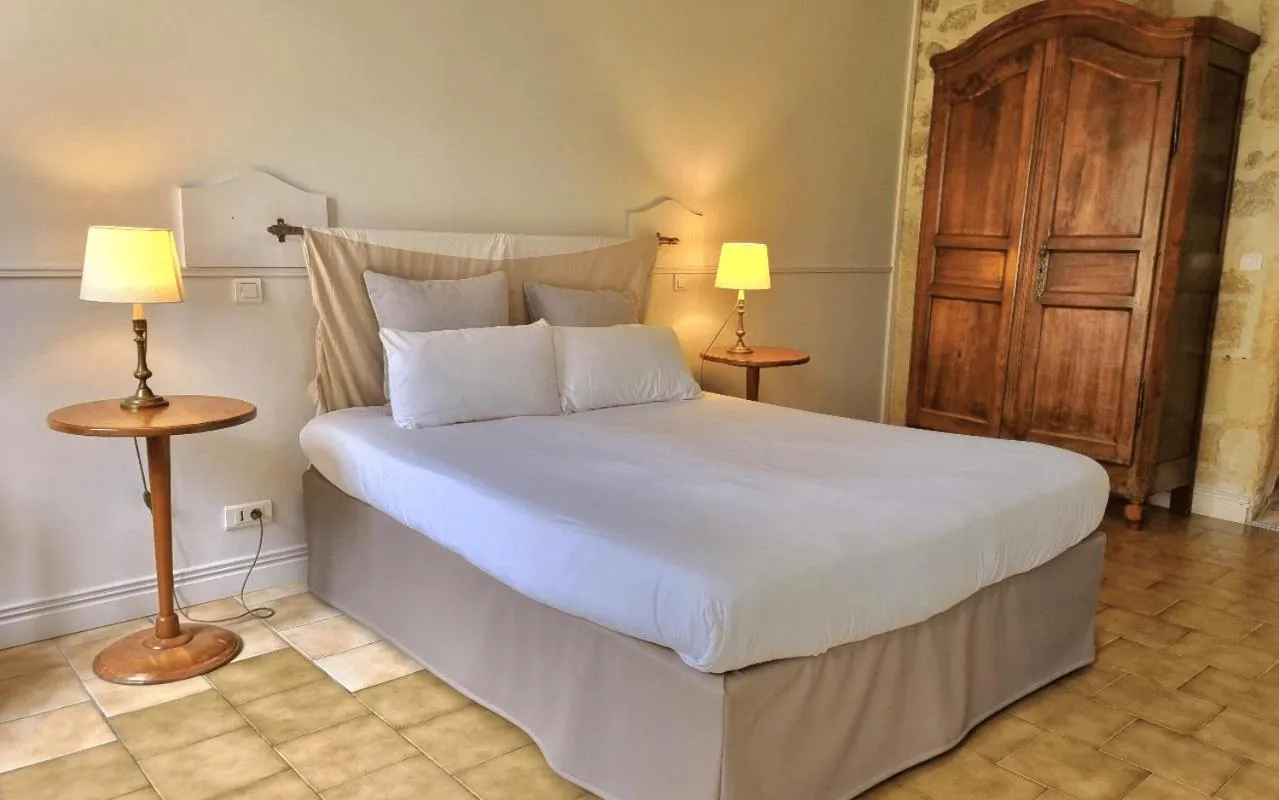 Bed in Demeures & Château - Fleur de Roques - Puisseguin Saint Emilion