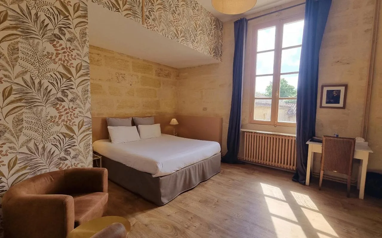 Bed in Demeures & Château - Fleur de Roques - Puisseguin Saint Emilion
