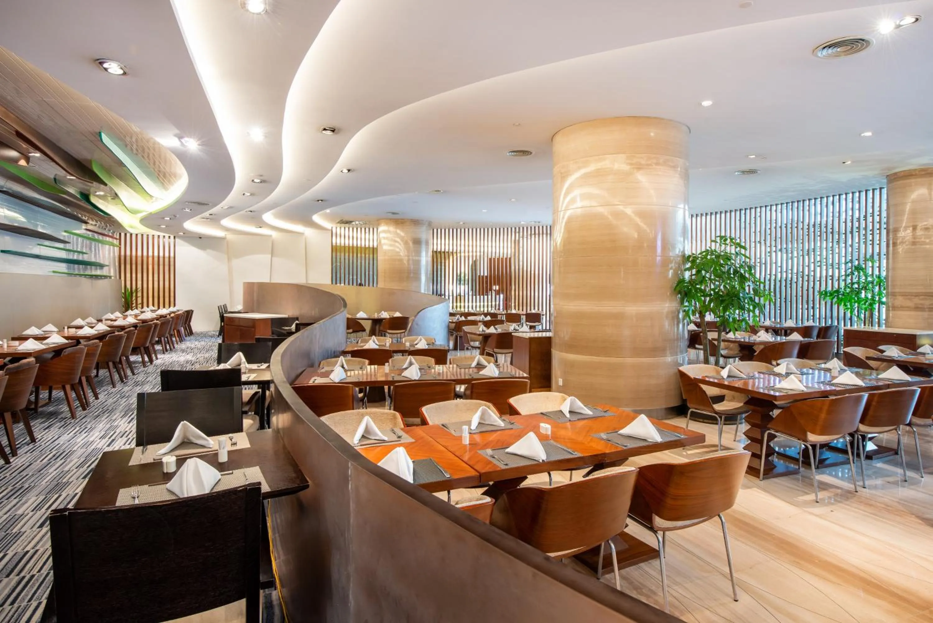 Restaurant/places to eat in Holiday Inn Chengdu Xindu by IHG