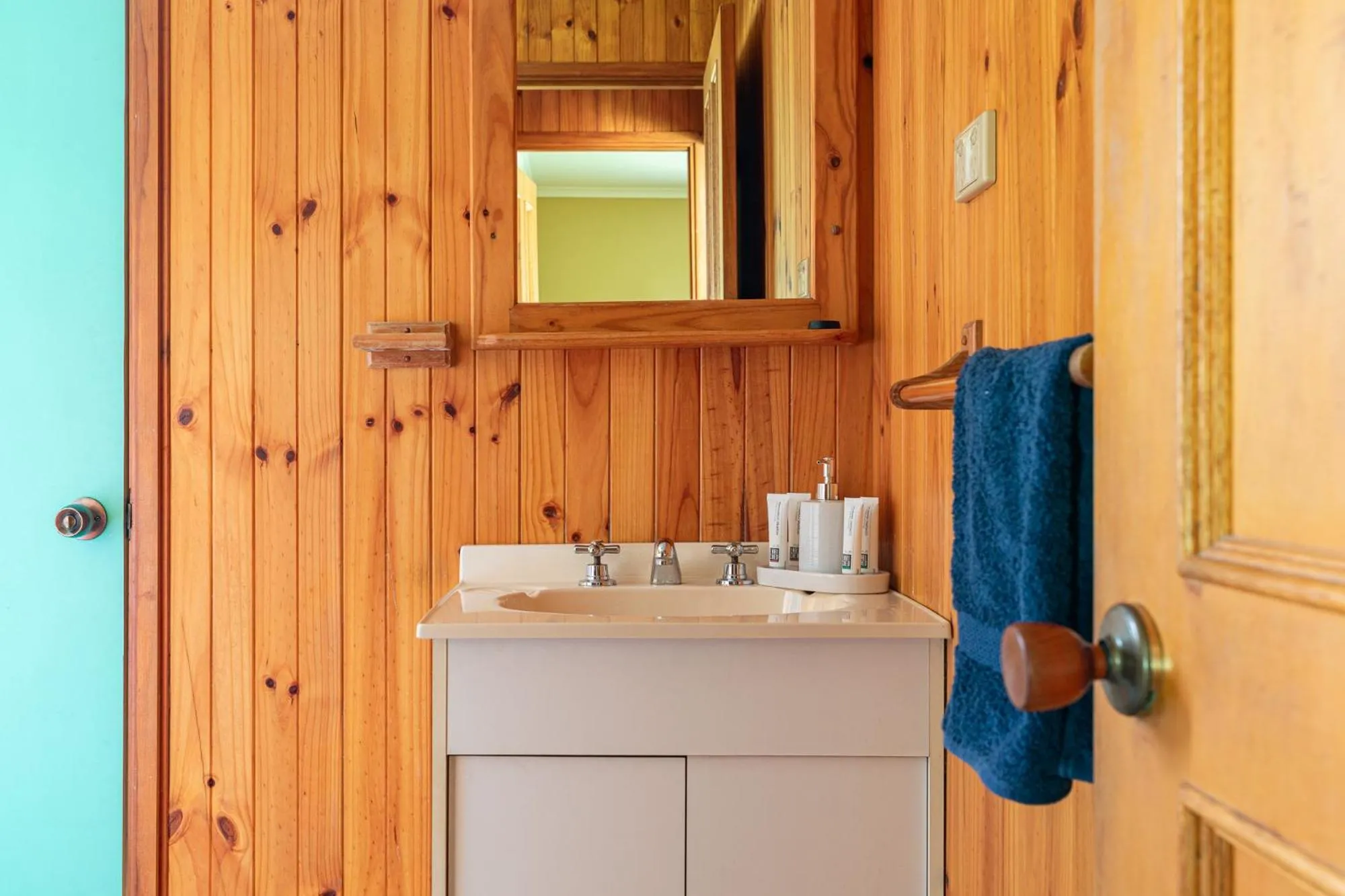 Bathroom in Hunter Hideaway Cottages