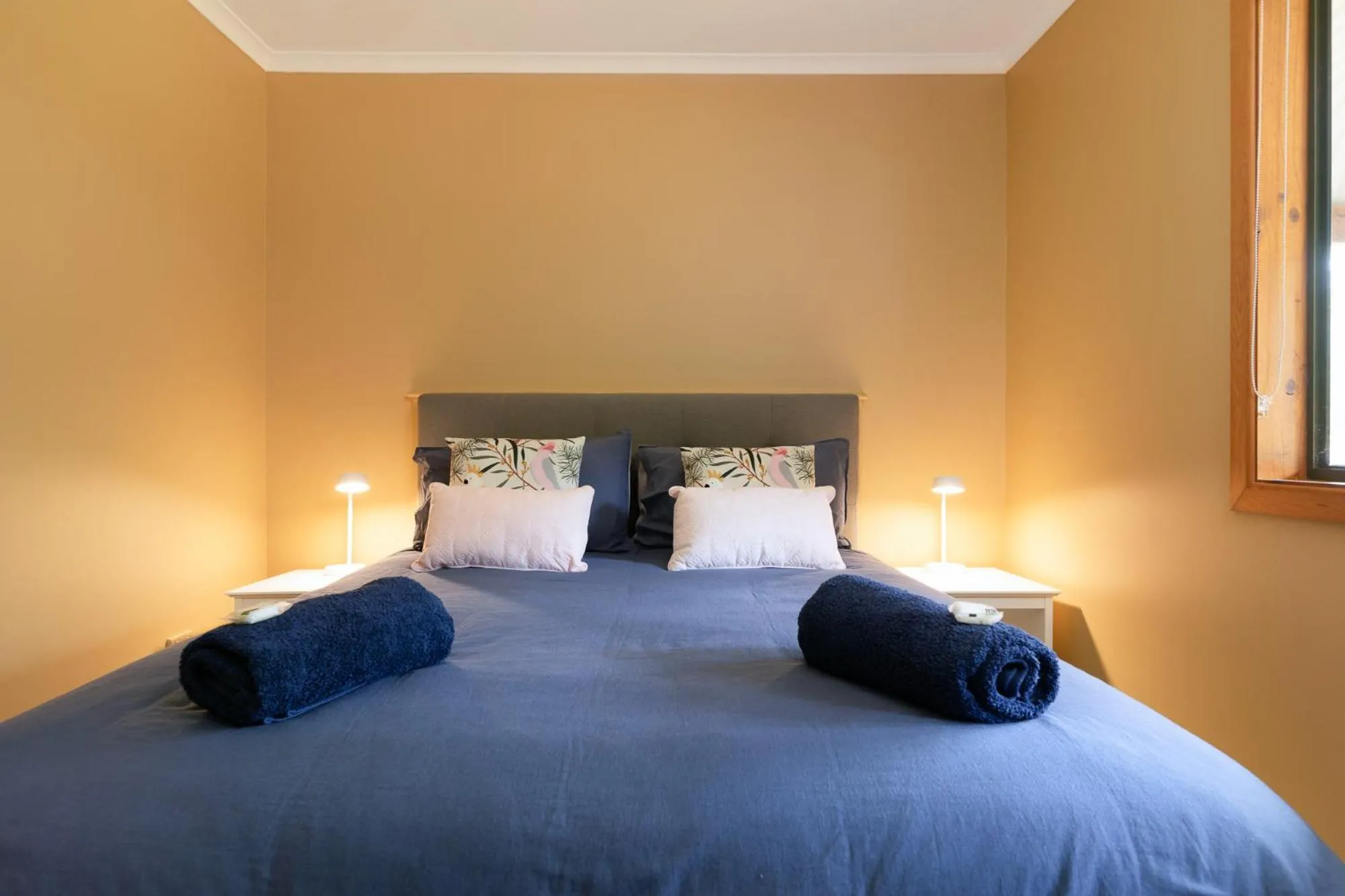 Bedroom, Bed in Hunter Hideaway Cottages