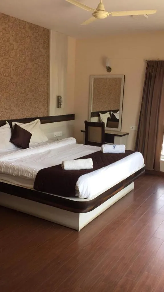 Bed in The Majestic Crown