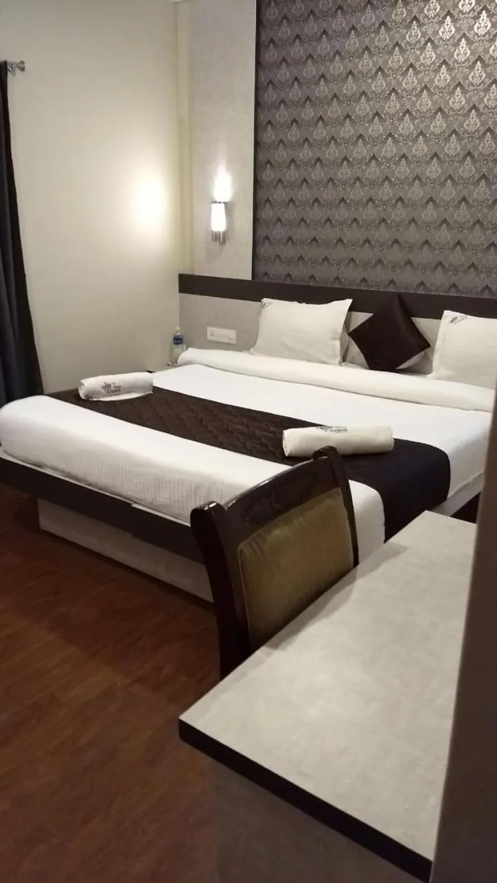 Bed in The Majestic Crown