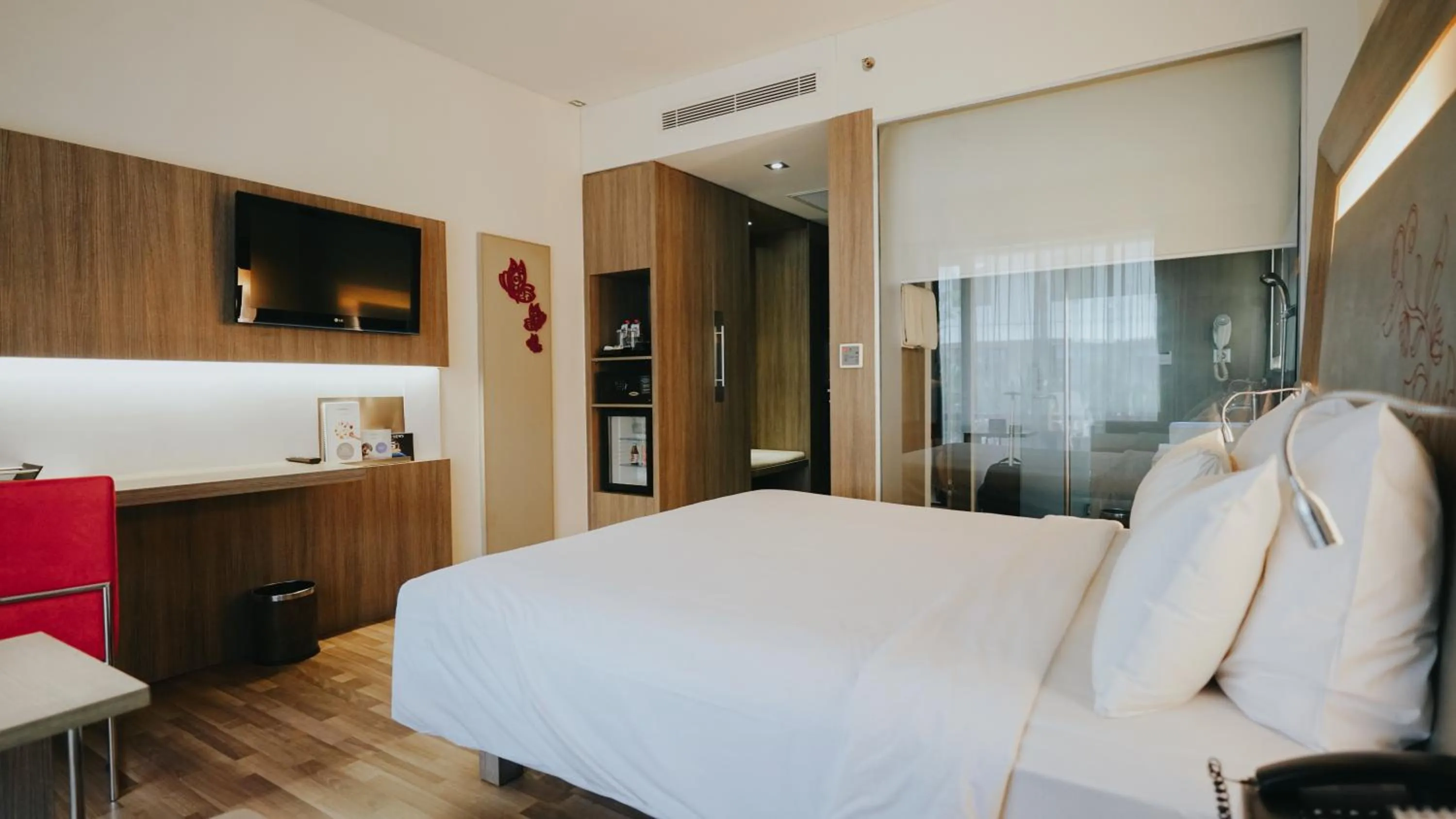 Bed in Novotel Banjarmasin Airport