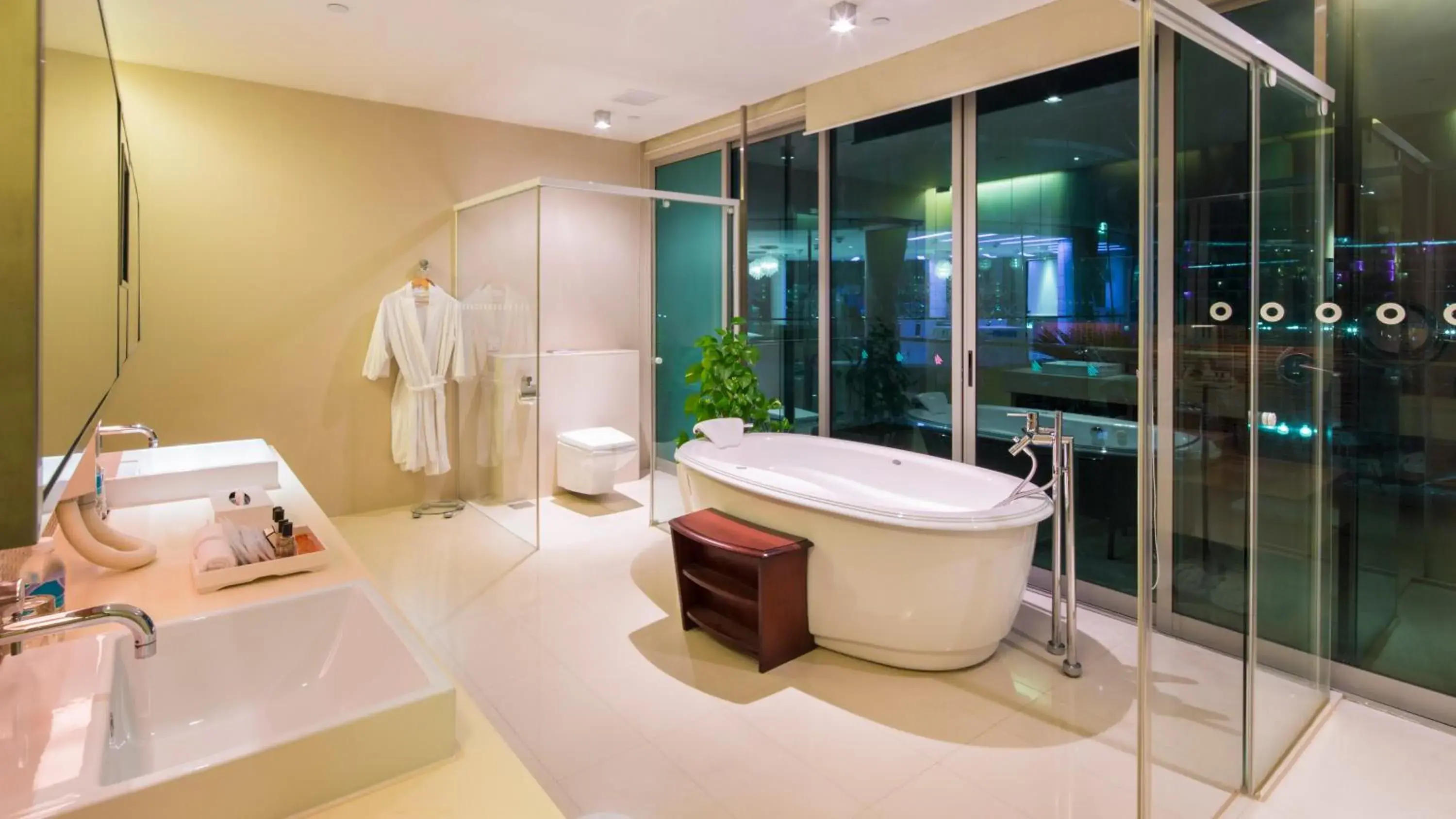 Bathroom in ONE15 Marina Sentosa Cove Singapore Bathroom in ONE15 Marina Sentosa Cove Singapore