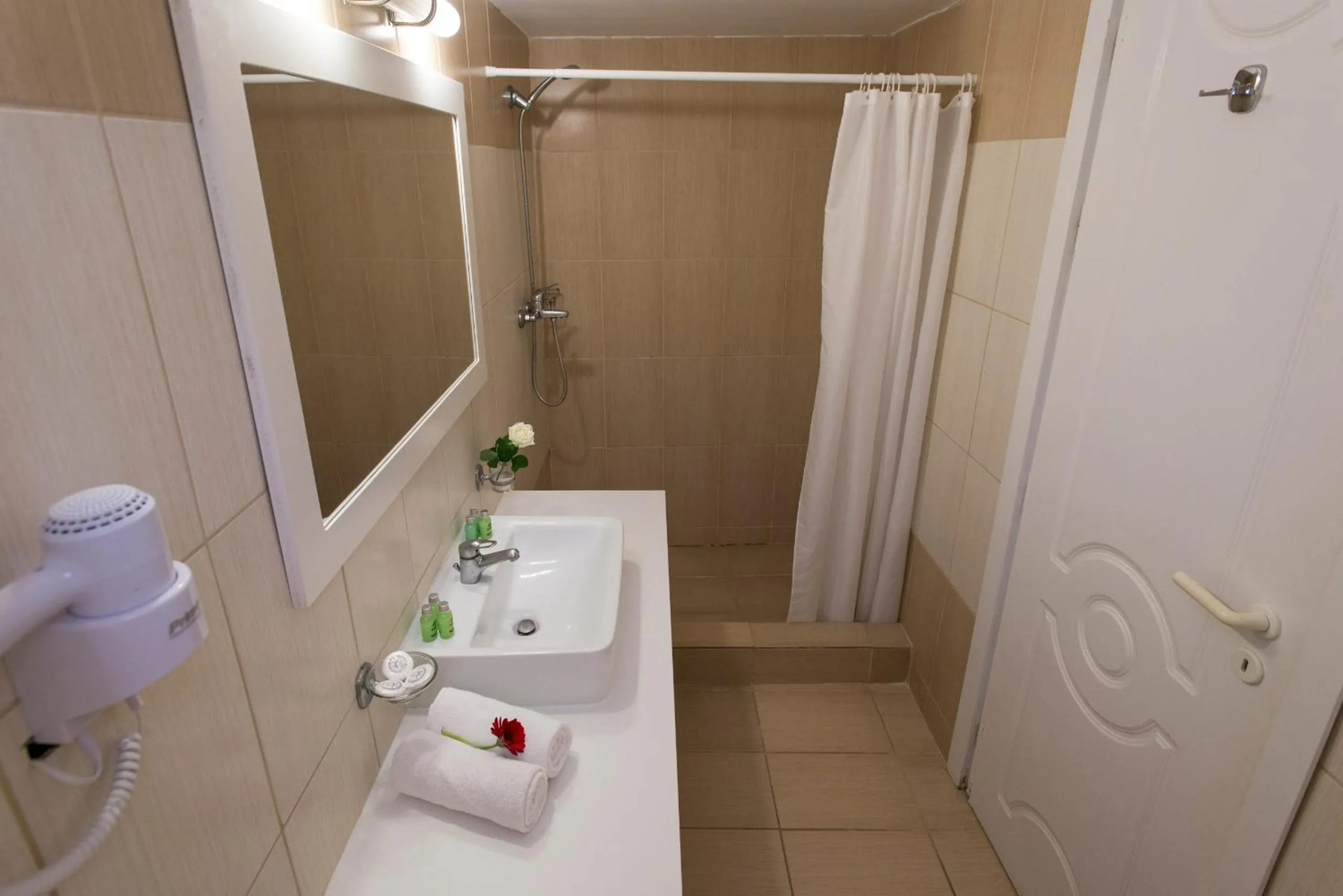 Shower in Panorama Sidari