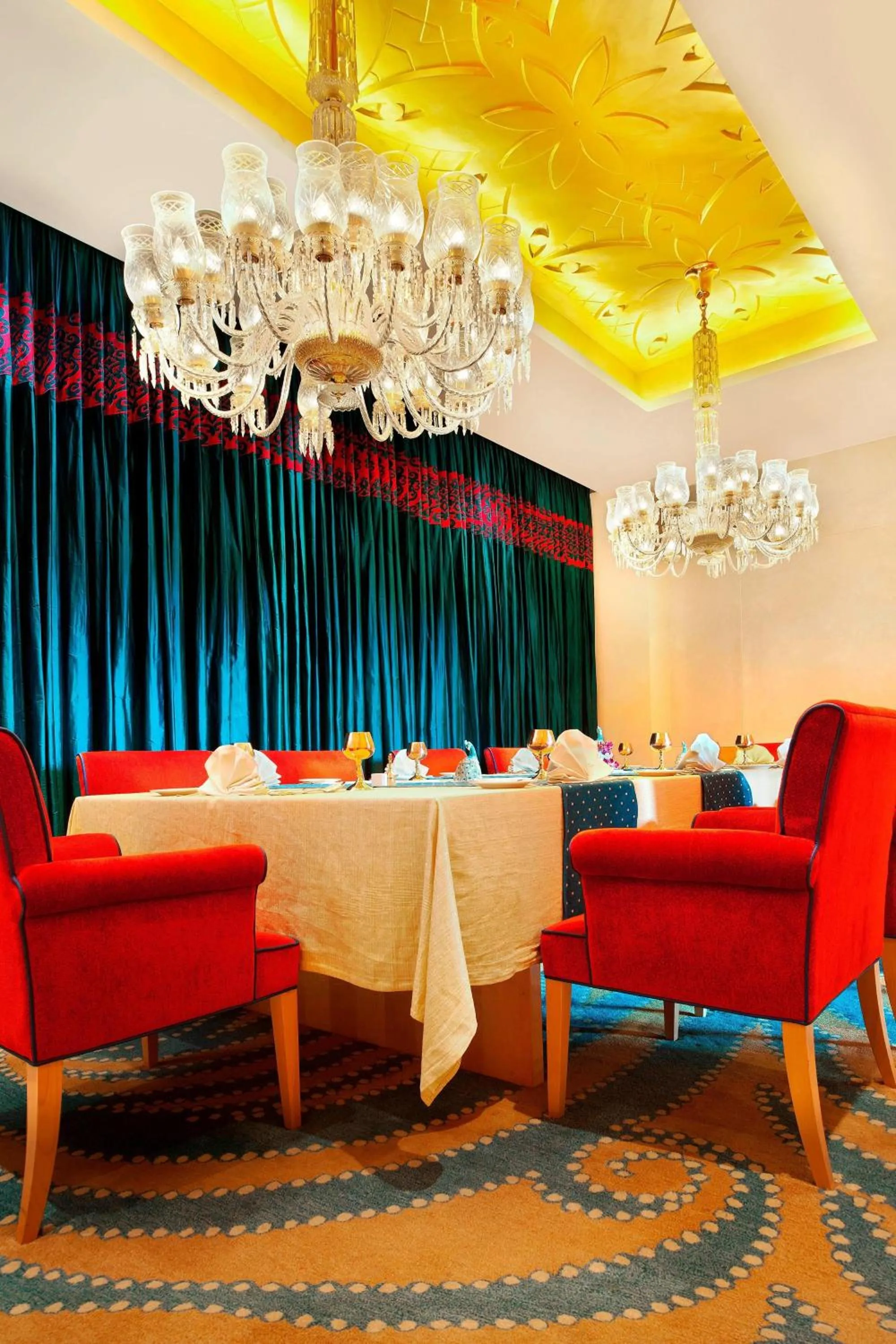 Restaurant/places to eat in Le Meridien Coimbatore