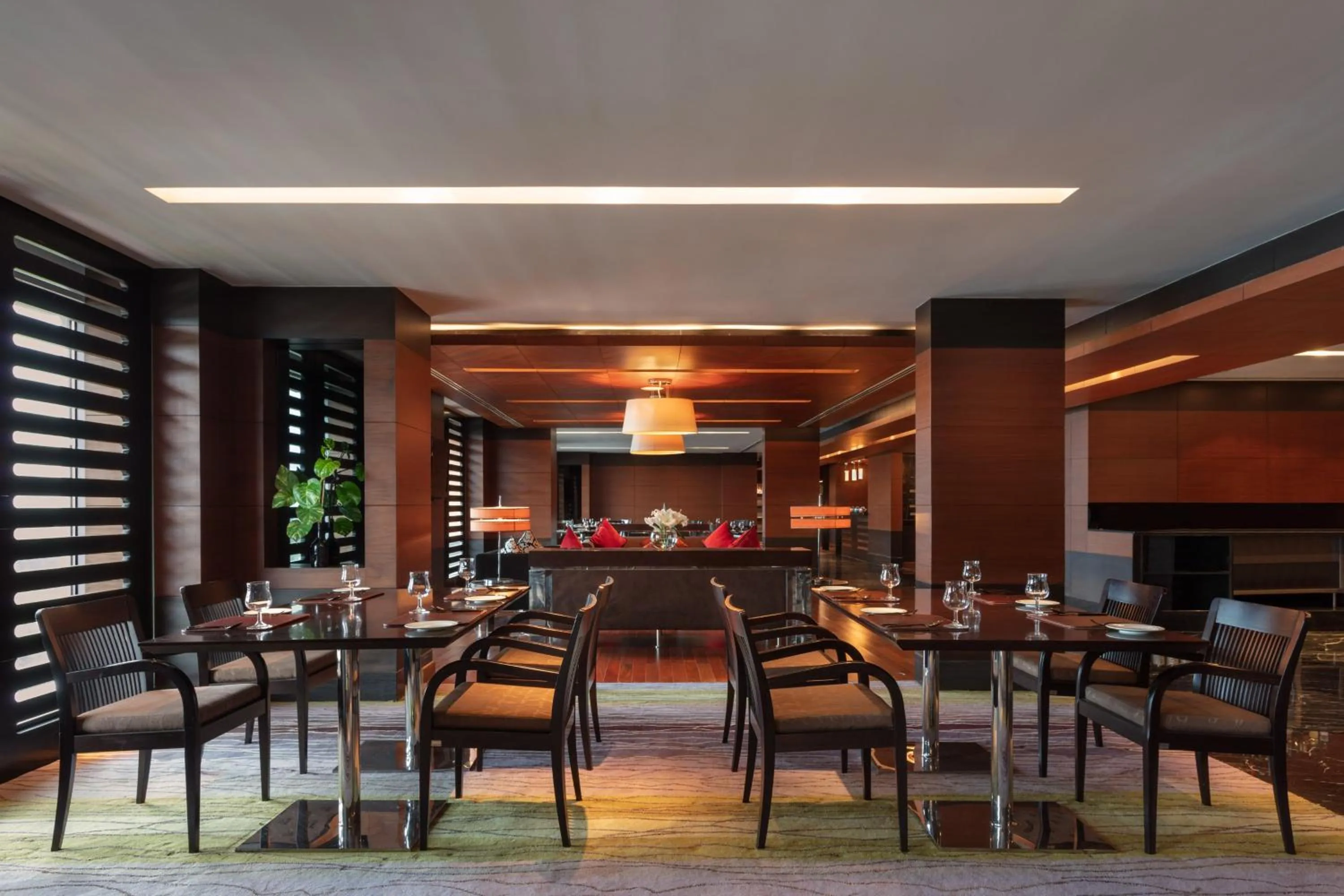 Lounge or bar in Le Meridien Coimbatore