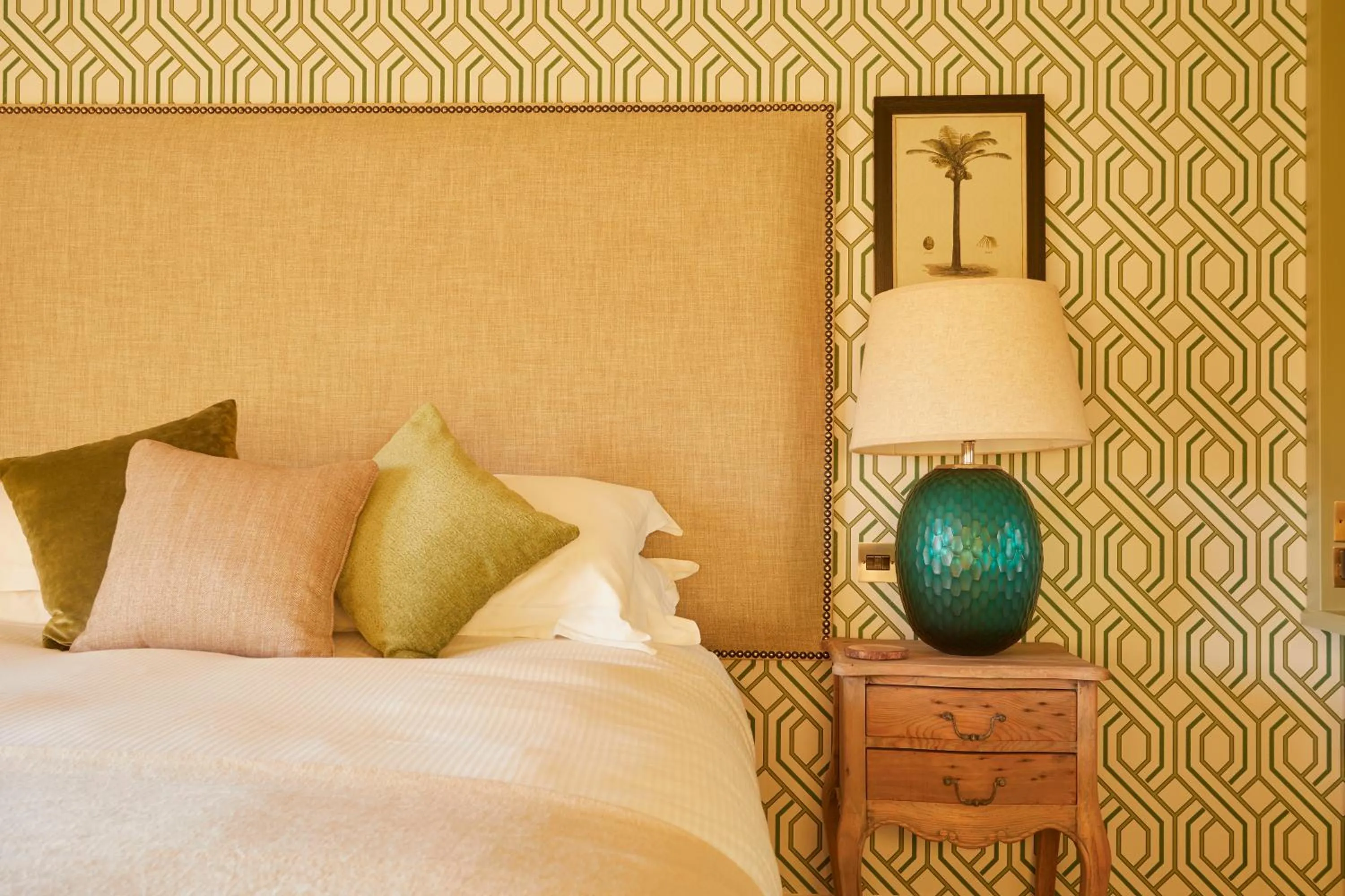 Bed in The Duncombe Arms