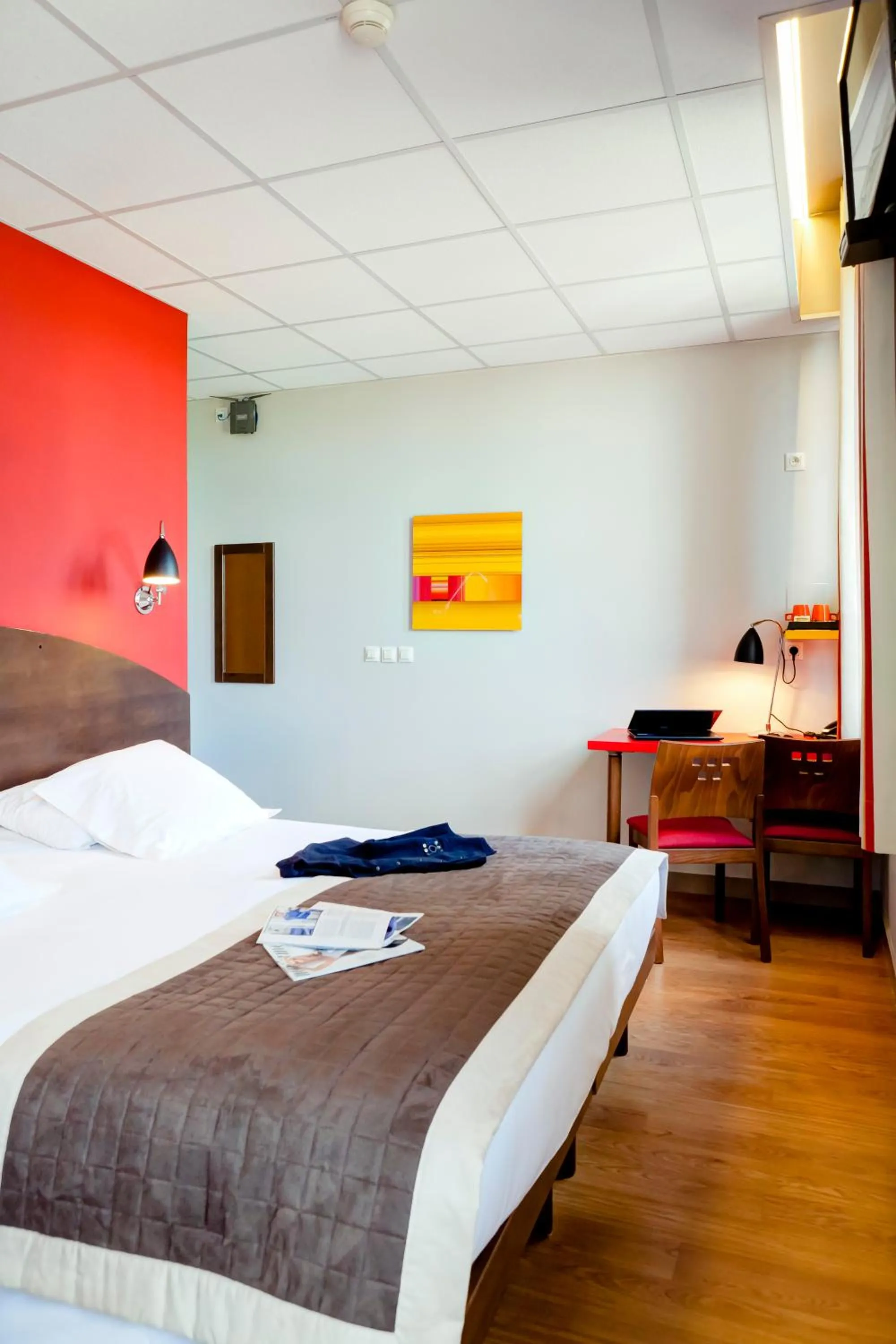 Photo of the whole room, Bed in Domaine Lyon Saint Joseph