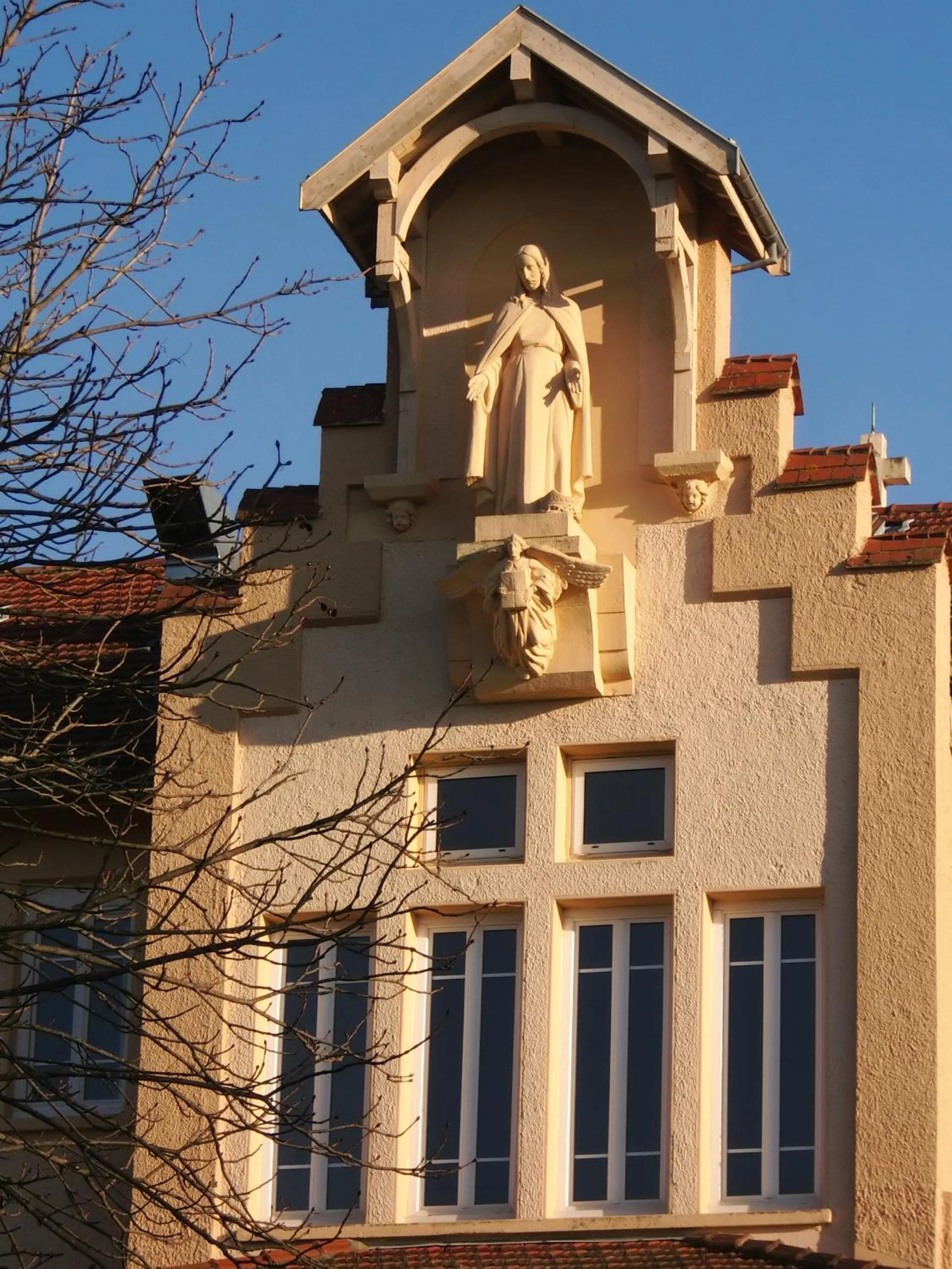 Decorative detail in Domaine Lyon Saint Joseph