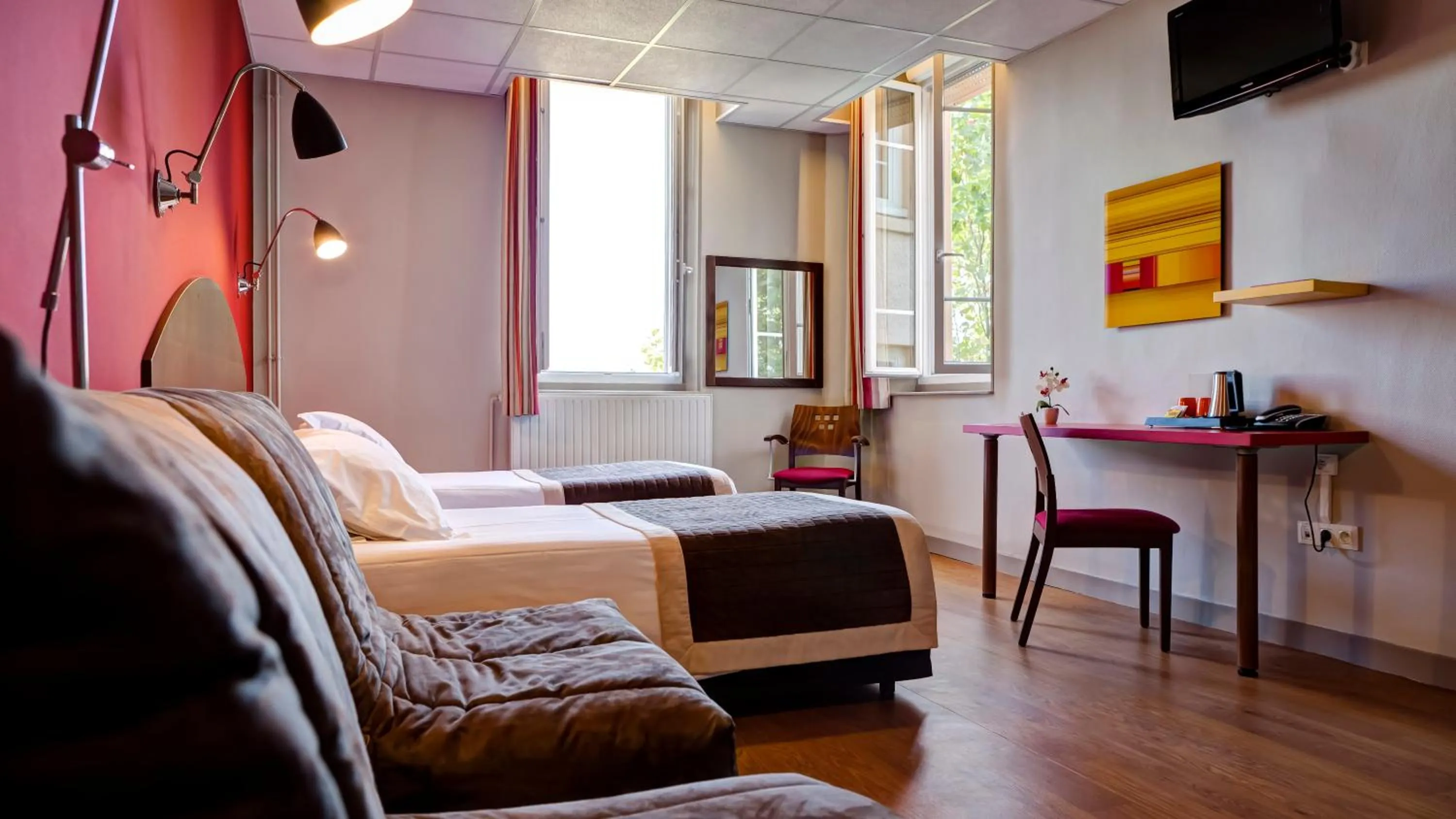 Bedroom, Bed in Domaine Lyon Saint Joseph