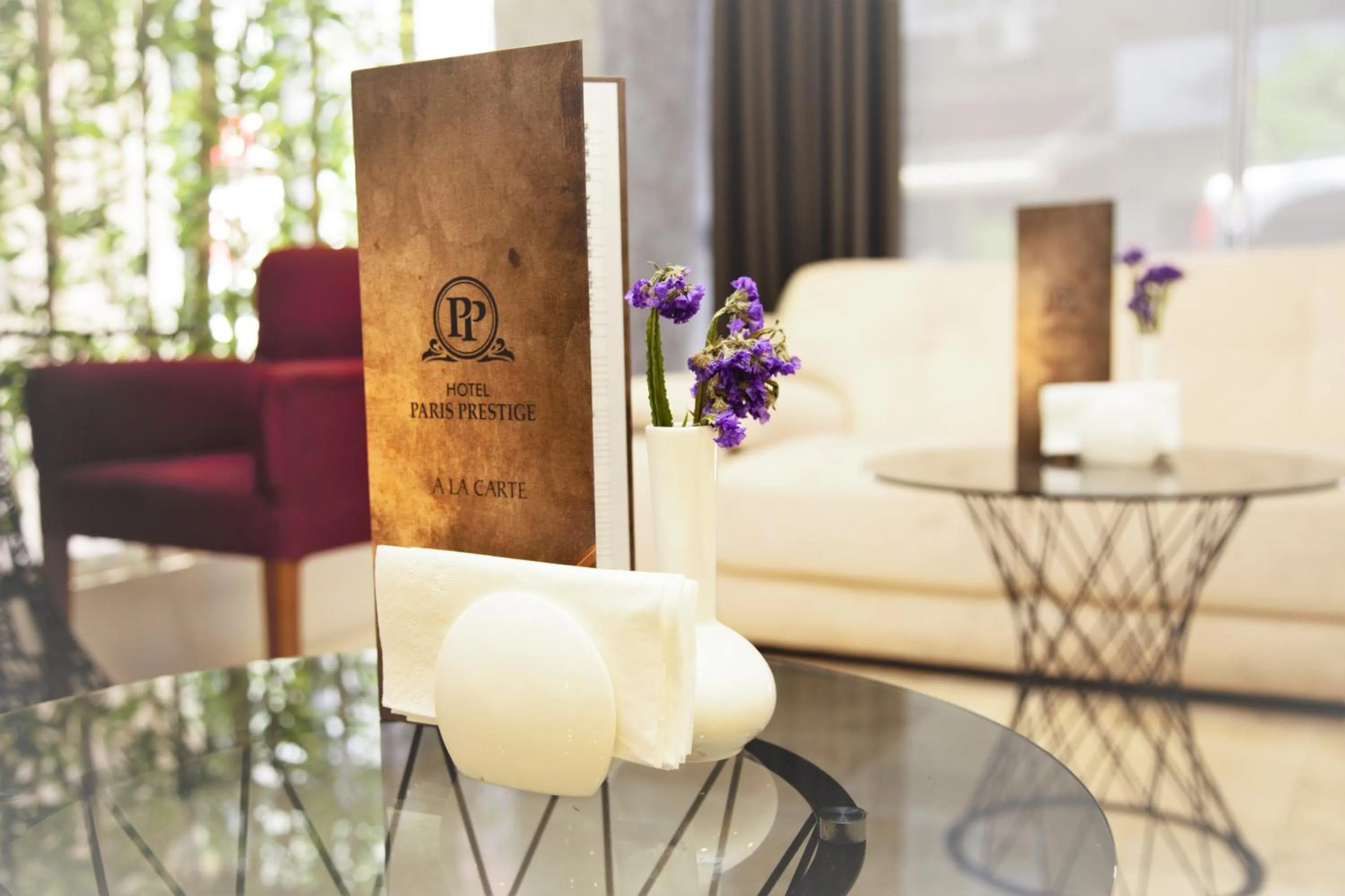 Lobby or reception in Hotel Paris Prestige