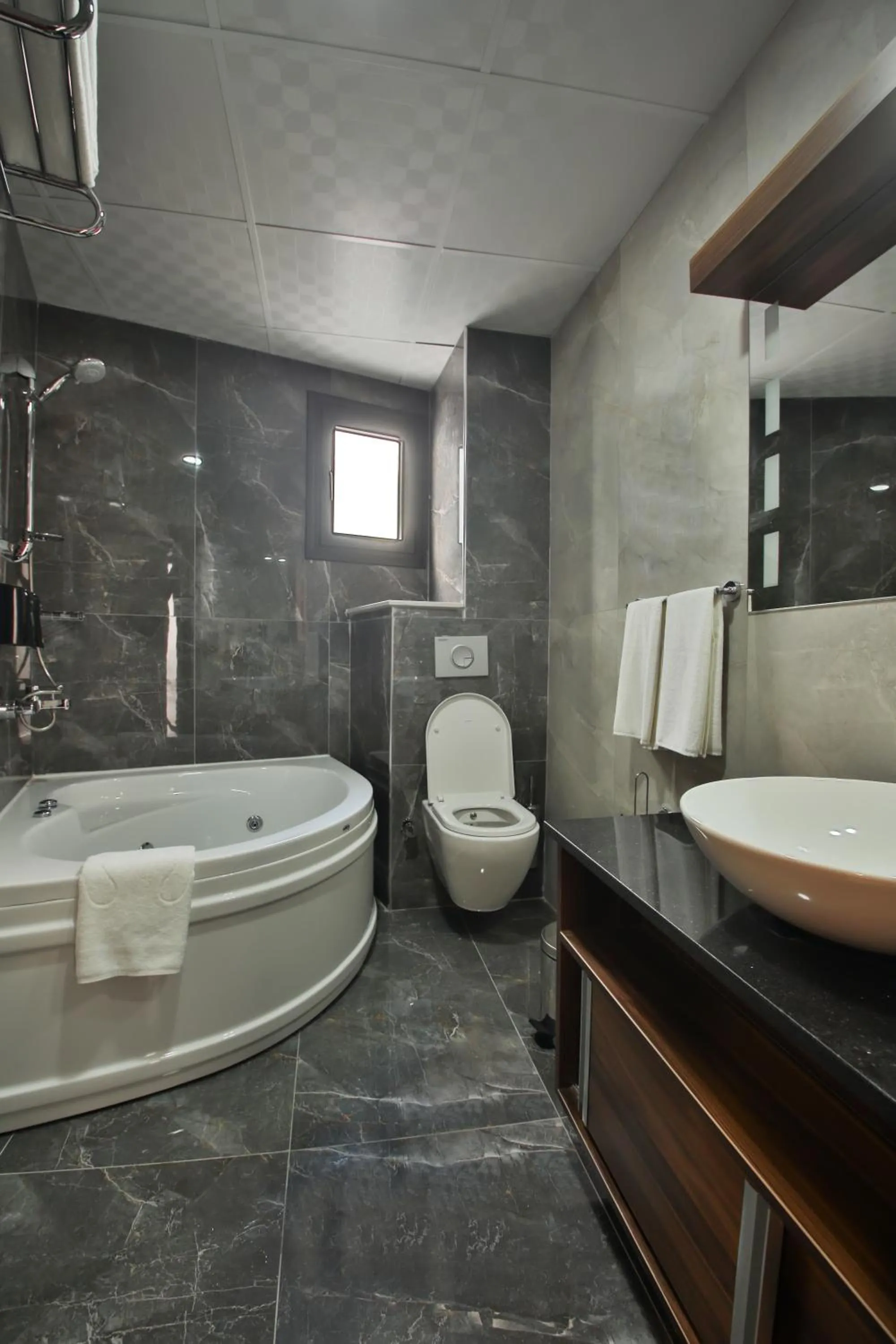 Bathroom in Hotel Paris Prestige