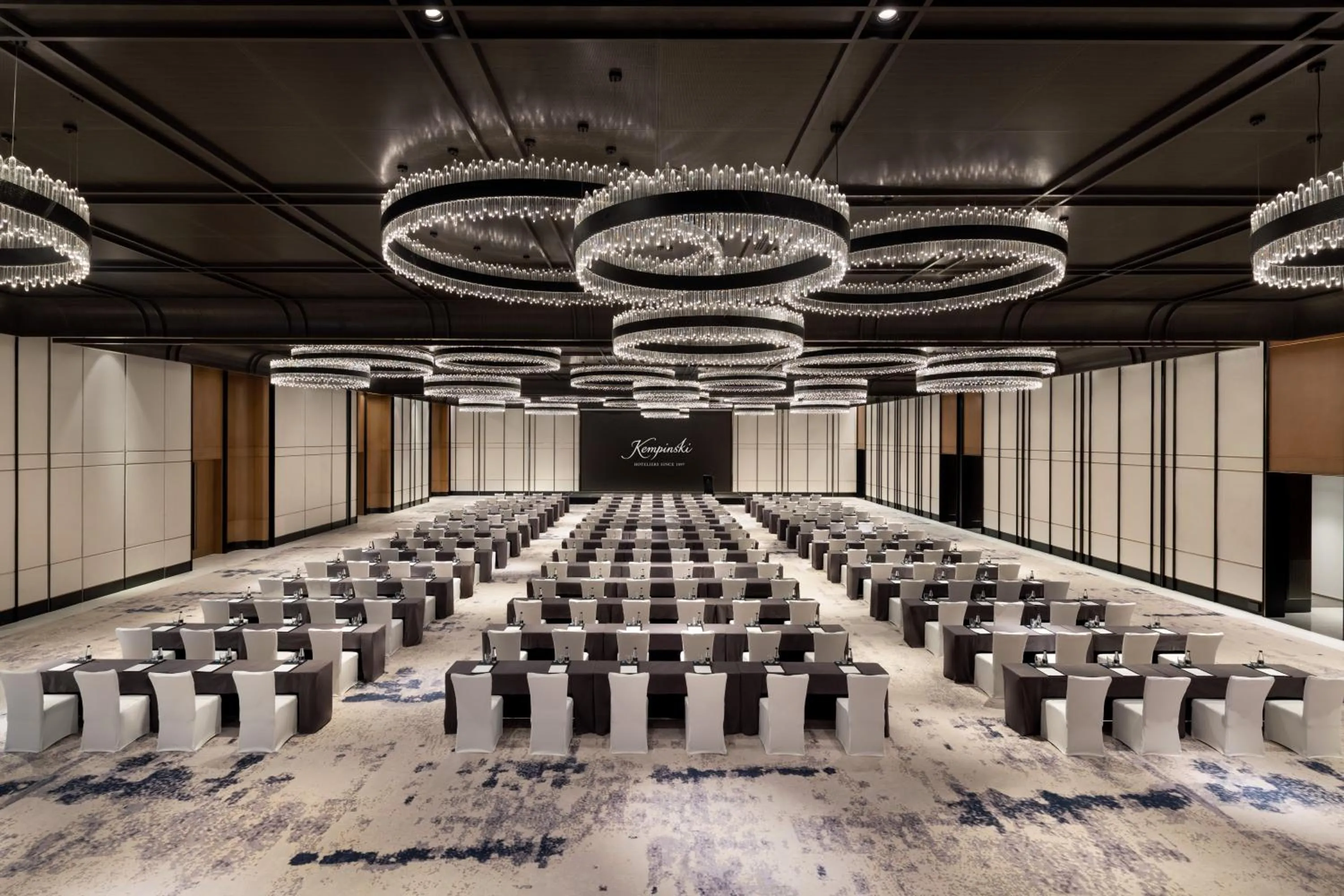 Kempinski Hotel Hangzhou - Beside the Grand Canal, connected to refined lifestyle