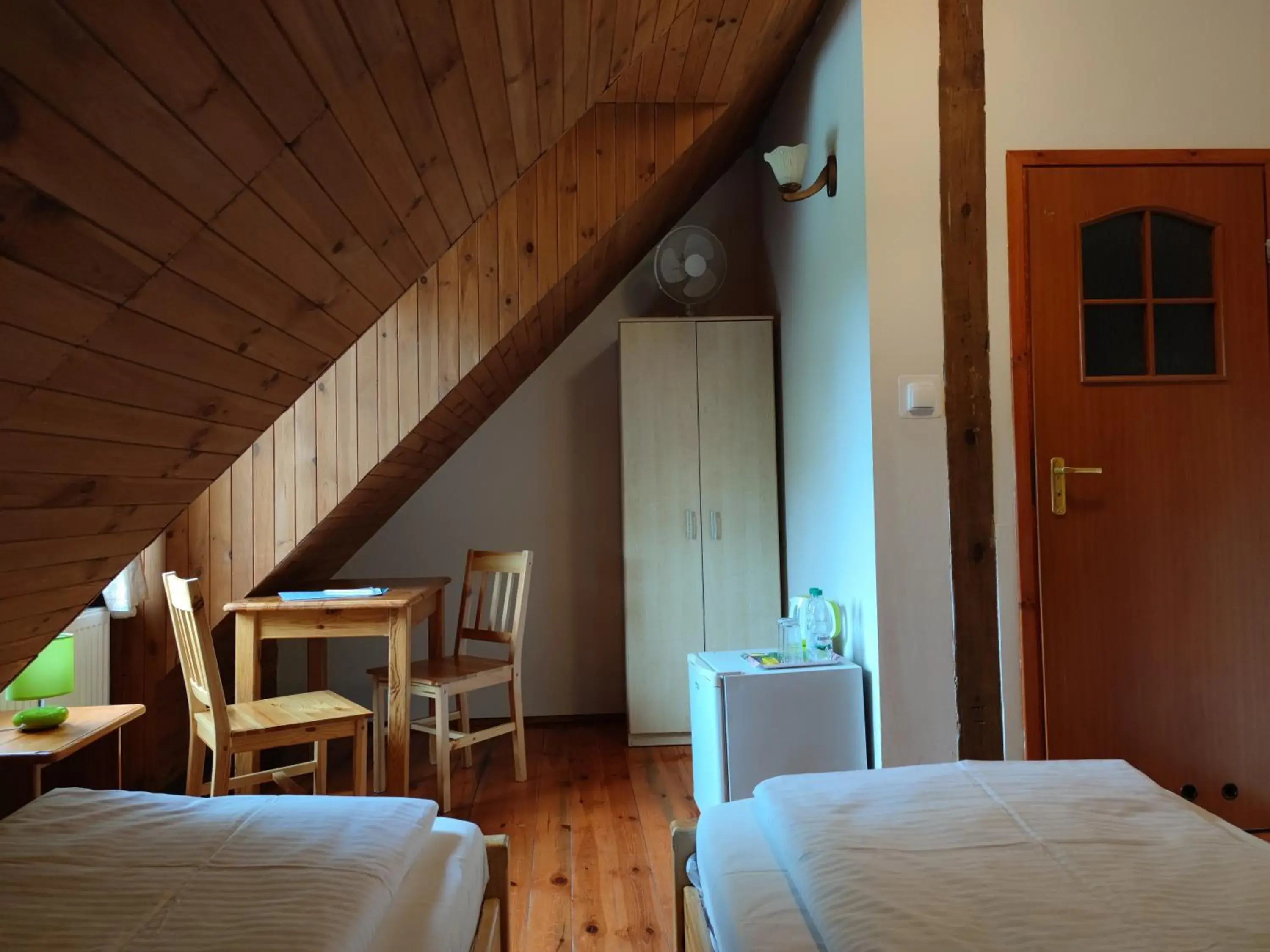 Small Twin Room - single occupancy in Folwark Łuknajno nad Jeziorem Śniardwy Gospoda Dziedzictwo Kulinarne Warmia-Mazury Small Twin Room - single occupancy in Folwark Łuknajno nad Jeziorem Śniardwy Gospoda Dziedzictwo Kulinarne Warmia-Mazury