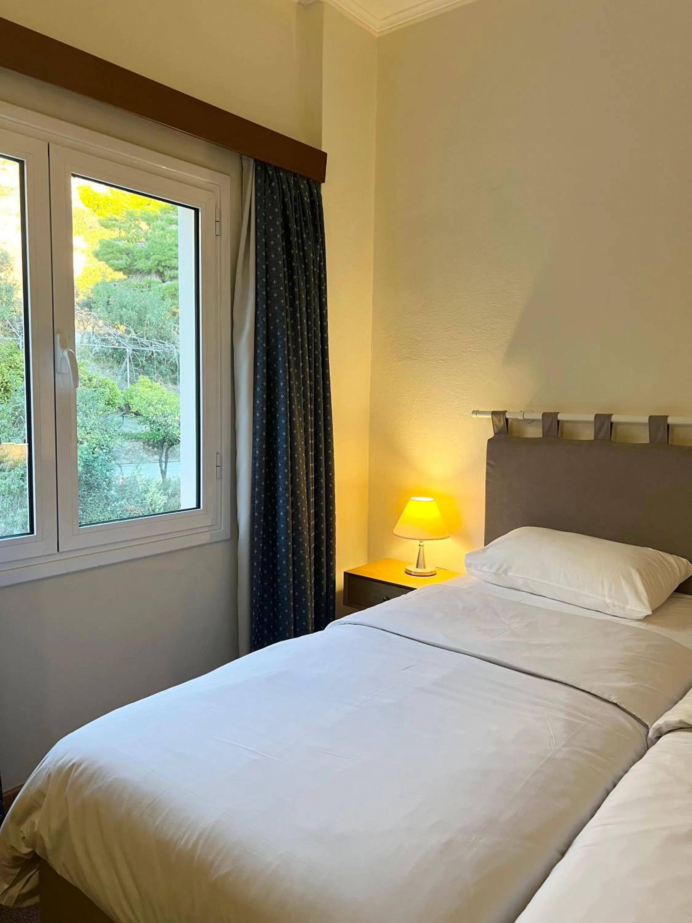 Bedroom, Bed in Hotel Cokkinis