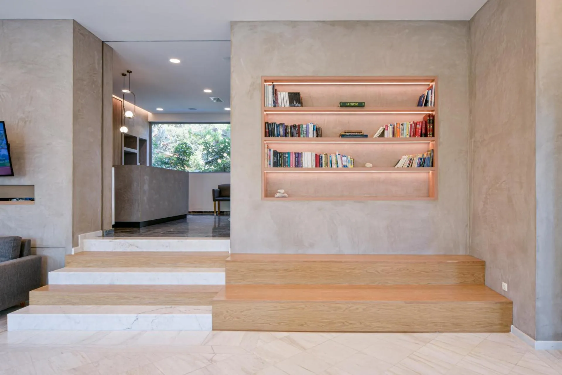 Library in Hotel Cokkinis