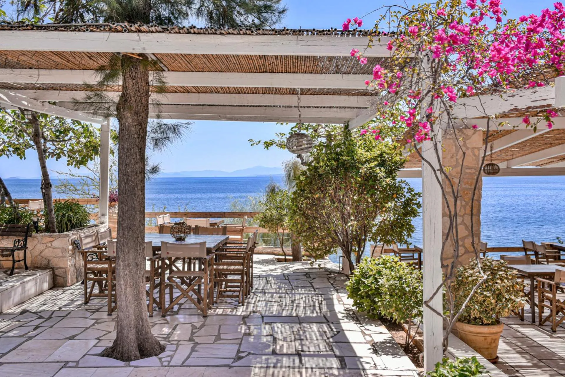 Property building in Hotel Cokkinis