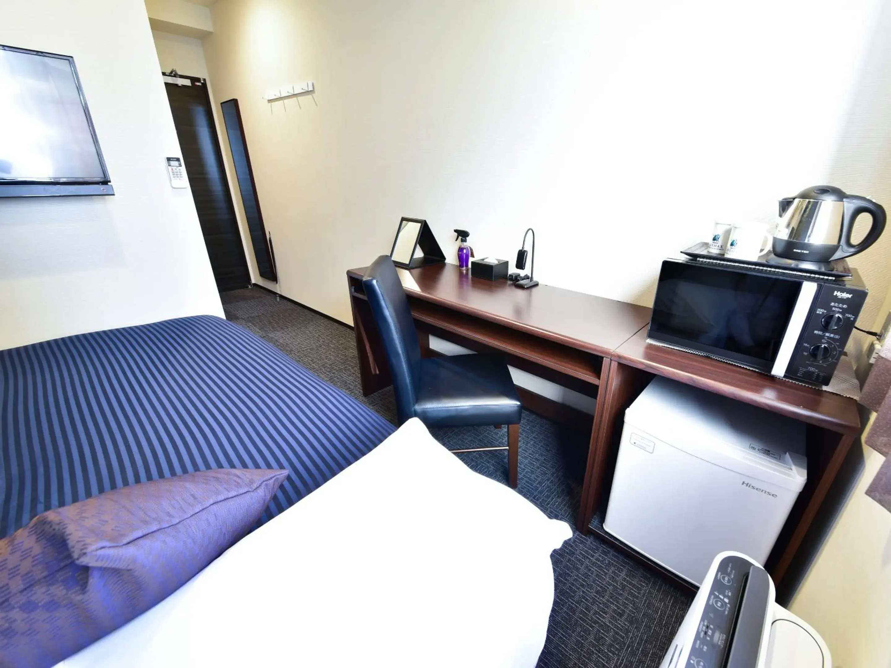 Photo of the whole room, Bed in HOTEL LiVEMAX Toyosu-Ekimae Photo of the whole room, Bed in HOTEL LiVEMAX Toyosu-Ekimae