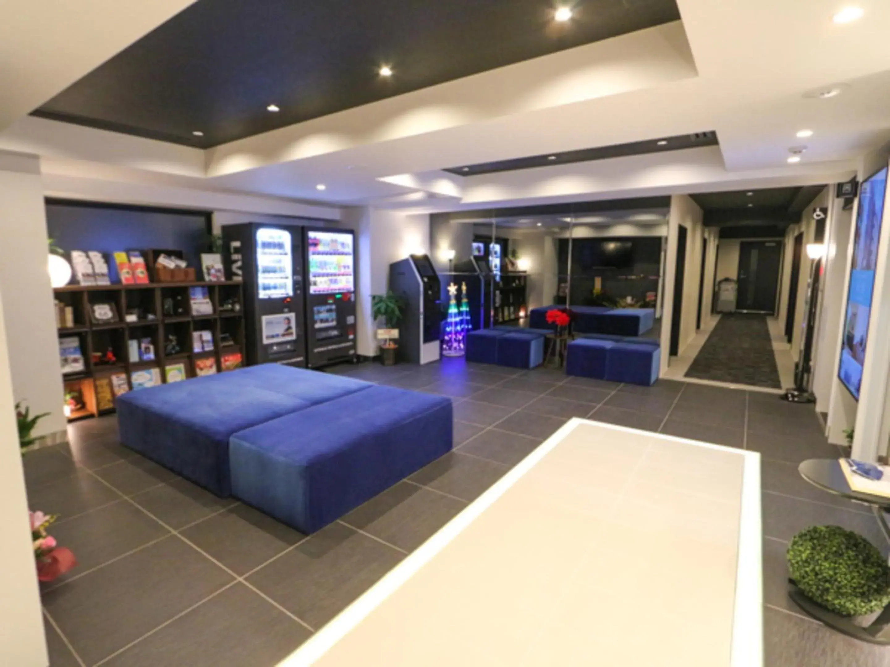 Lobby or reception in HOTEL LiVEMAX Tokyo-Otsuka Ekimae Lobby or reception in HOTEL LiVEMAX Tokyo-Otsuka Ekimae