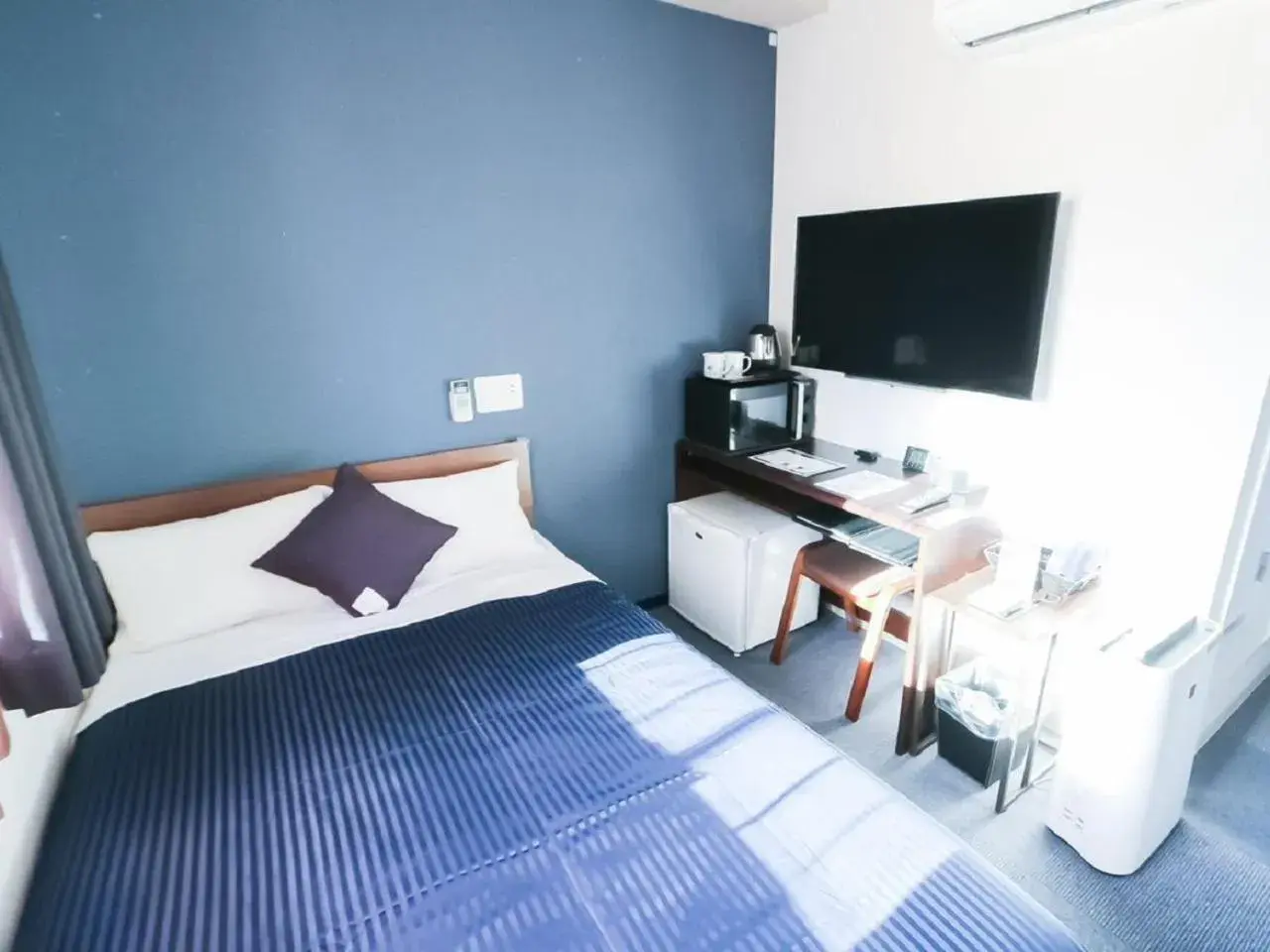 Double Room with Small Double Bed - single occupancy - Non-Smoking in HOTEL LiVEMAX Machida-Ekimae Double Room with Small Double Bed - single occupancy - Non-Smoking in HOTEL LiVEMAX Machida-Ekimae