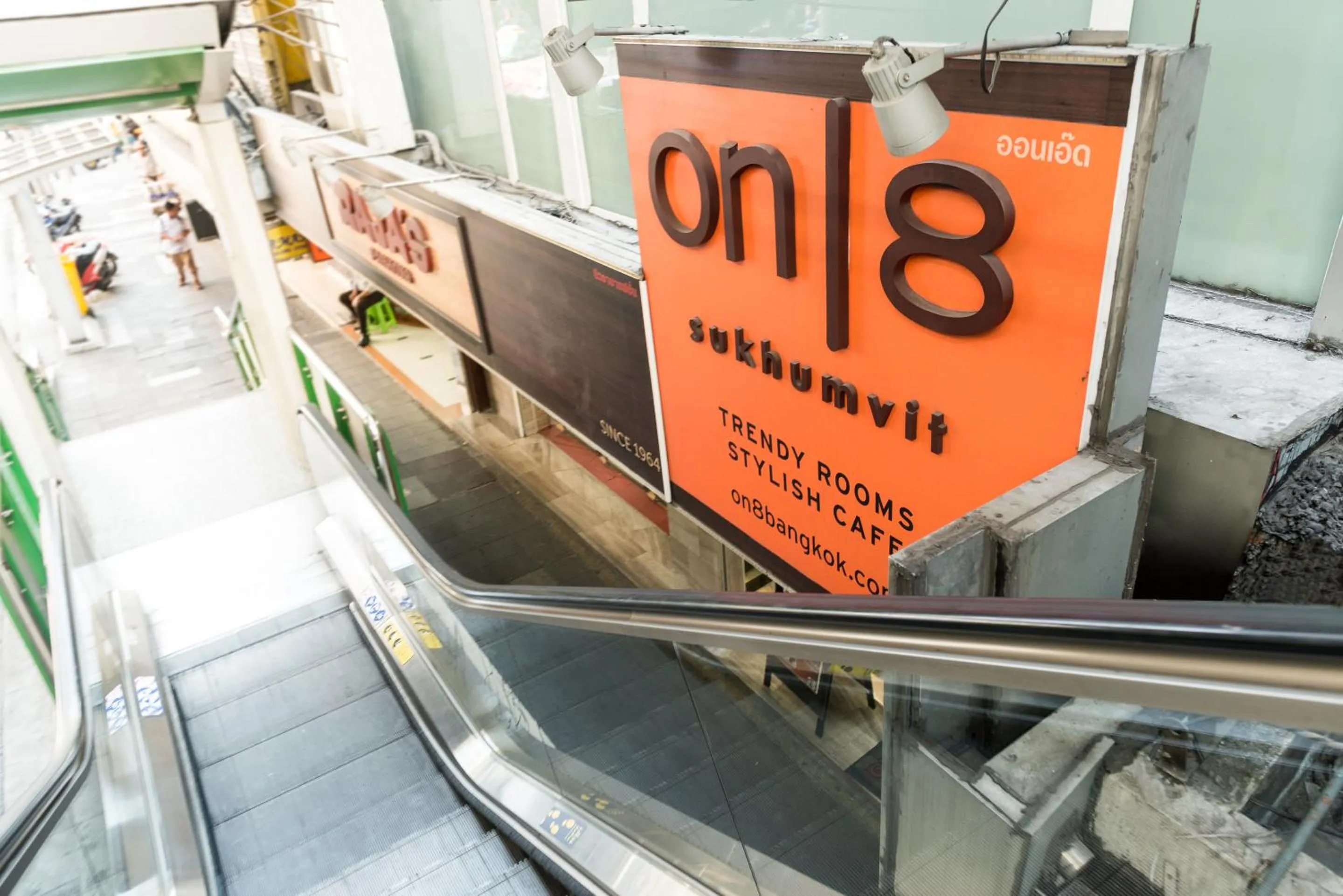 Area and facilities in On 8 Sukhumvit Nana Bangkok