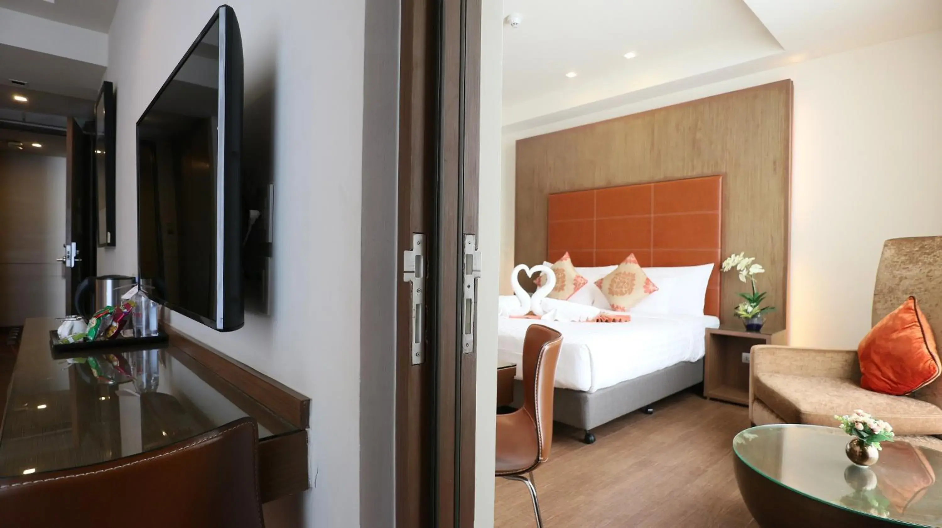 Bedroom, Bed in On 8 Sukhumvit Nana Bangkok Bedroom, Bed in On 8 Sukhumvit Nana Bangkok