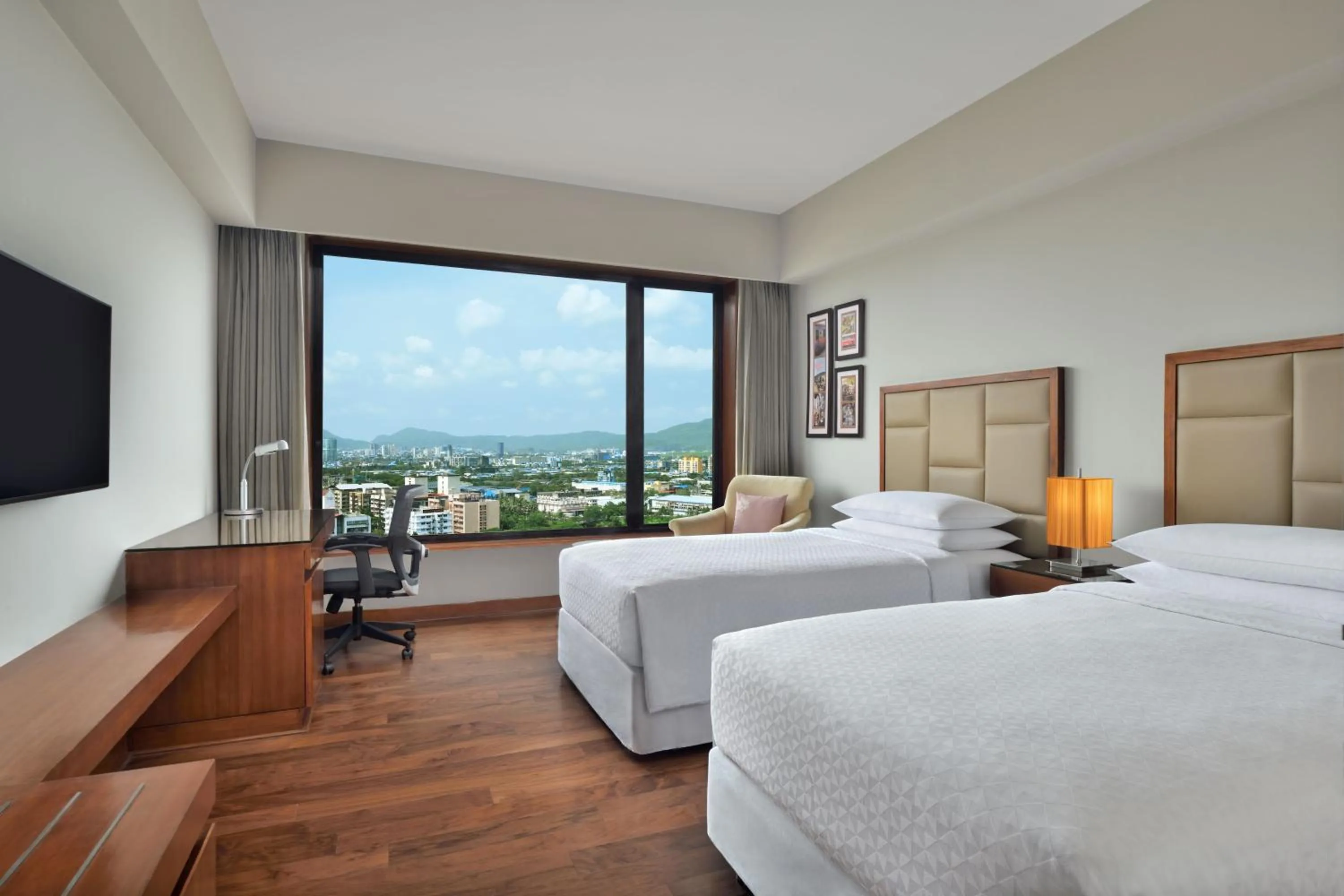 City view, Bed in Four Points by Sheraton Navi Mumbai, Vashi