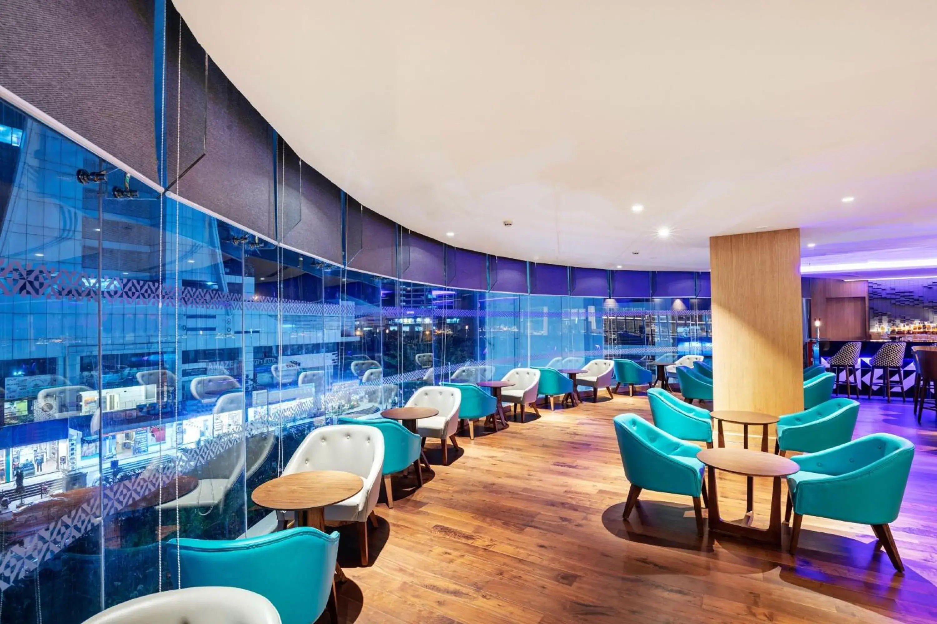 Lounge or bar in Four Points by Sheraton Navi Mumbai, Vashi Lounge or bar in Four Points by Sheraton Navi Mumbai, Vashi