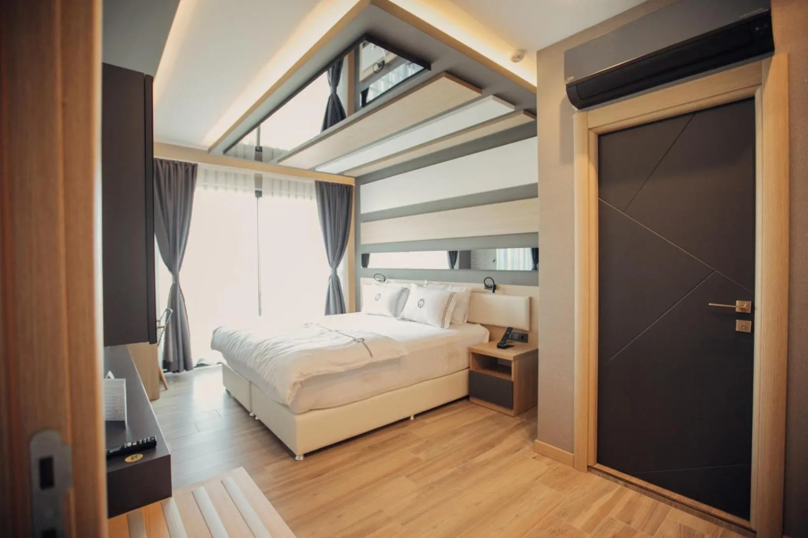 Property building, Bed in Burhaniye Marina Boutique Hotel