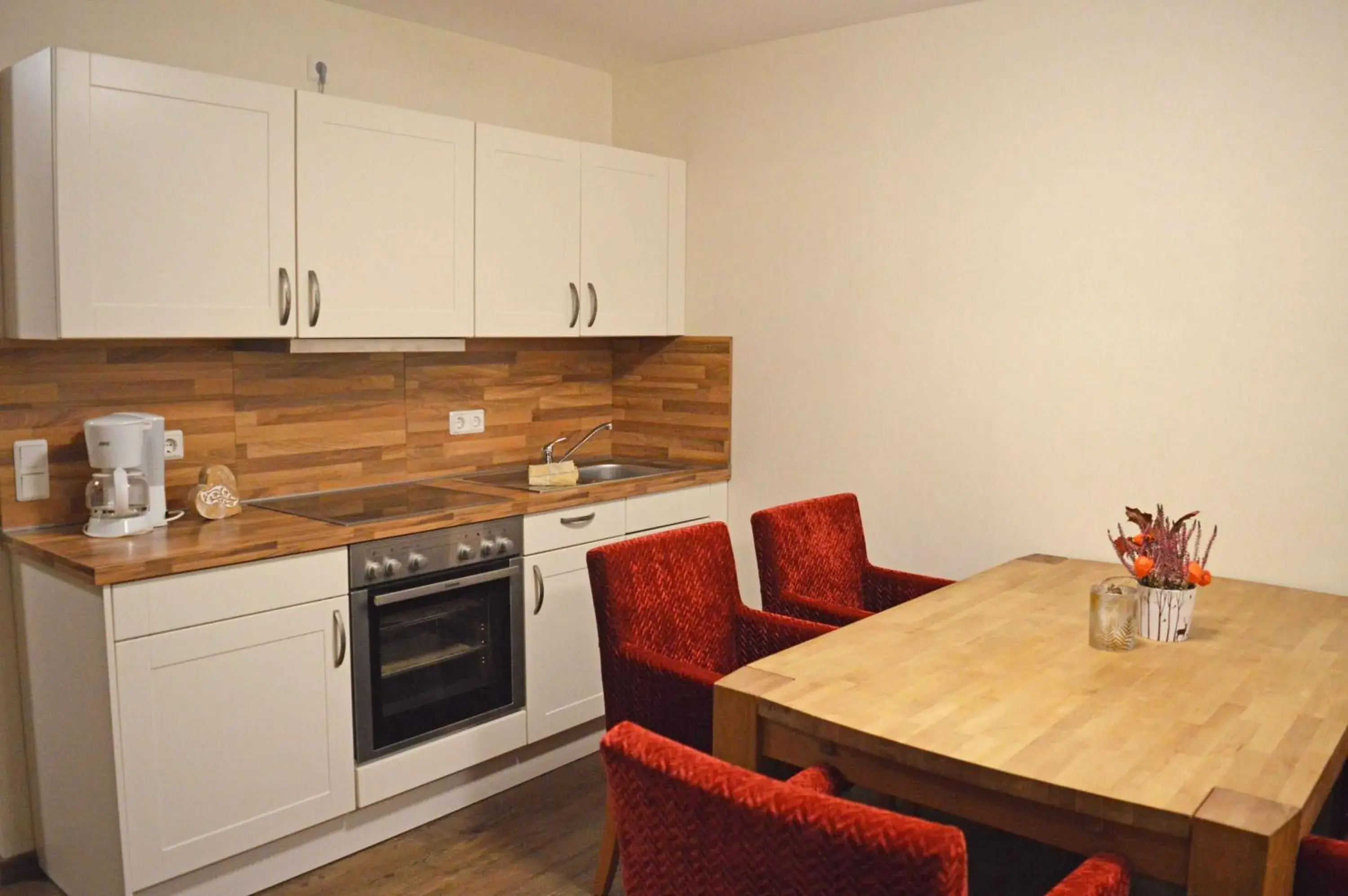 Standard Two-Bedroom Apartment with Living Room in Aparthotel Jägerhaus Standard Two-Bedroom Apartment with Living Room in Aparthotel Jägerhaus