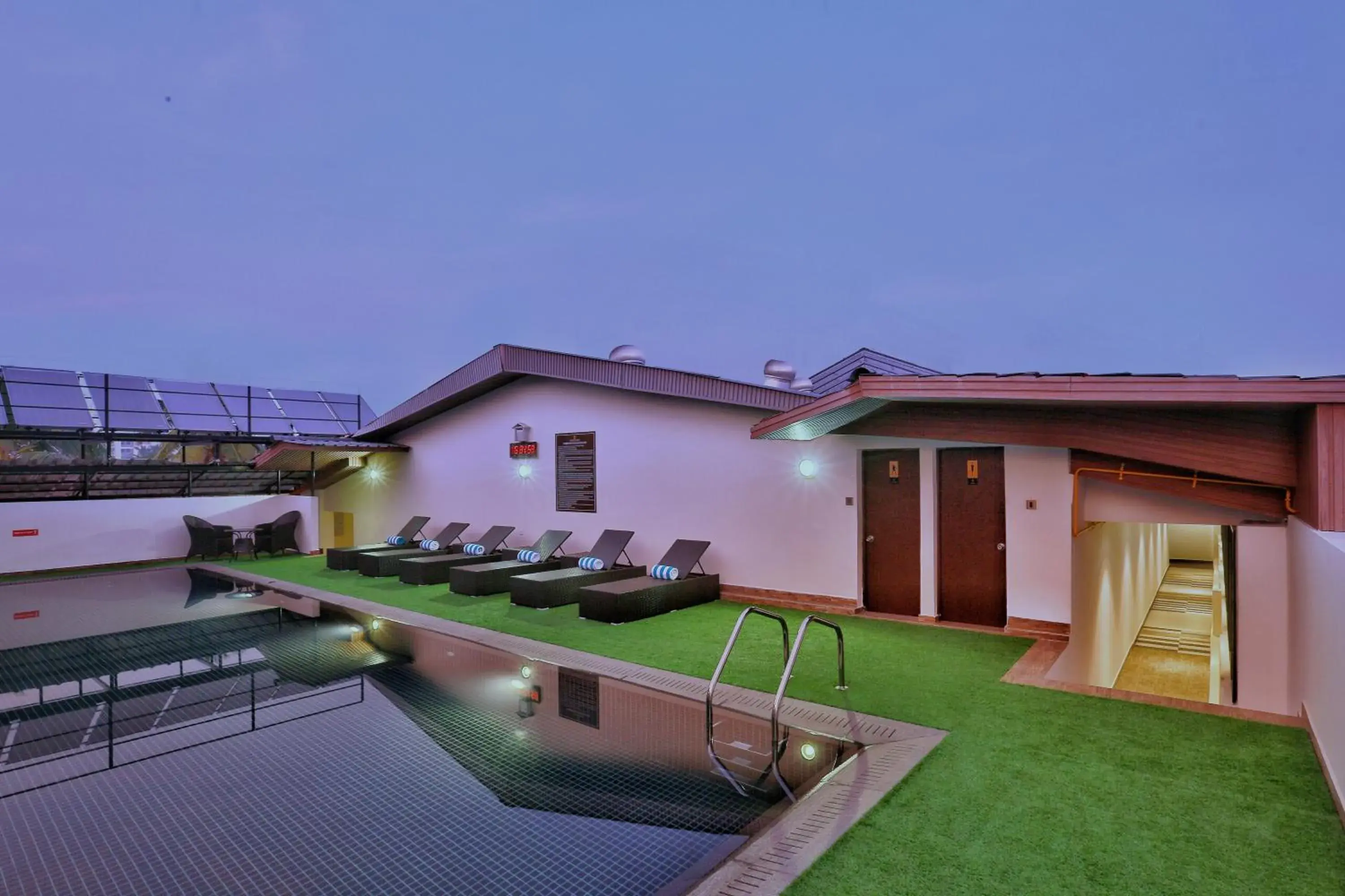 Swimming pool in Hotel Luminara Swimming pool in Hotel Luminara