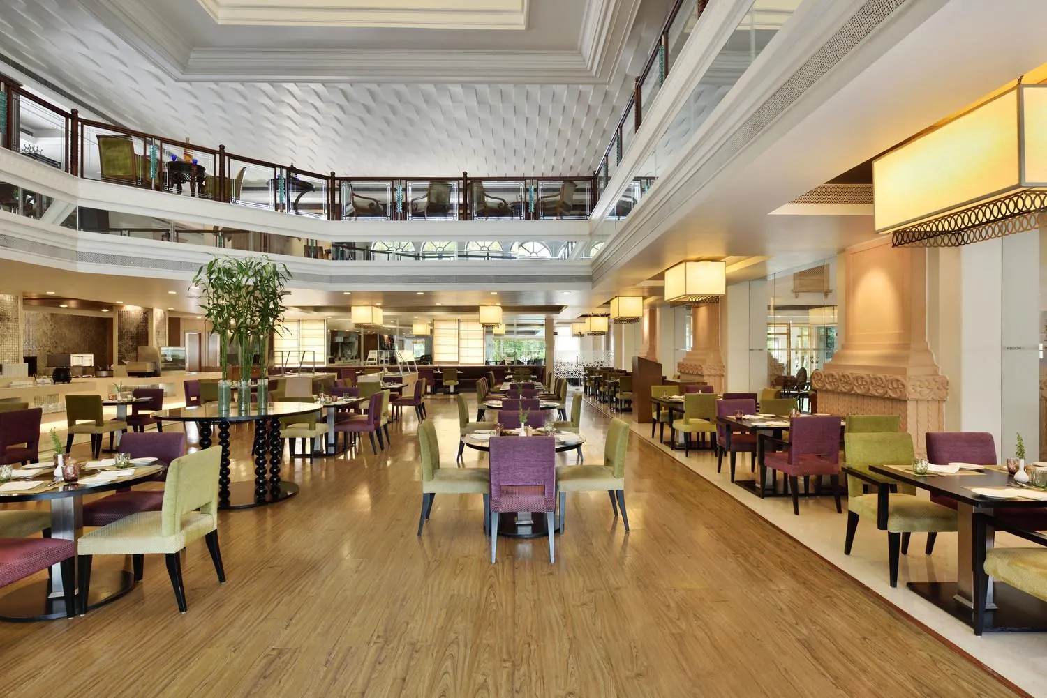 Restaurant/places to eat in Le Meridien Jaipur Resort & Spa