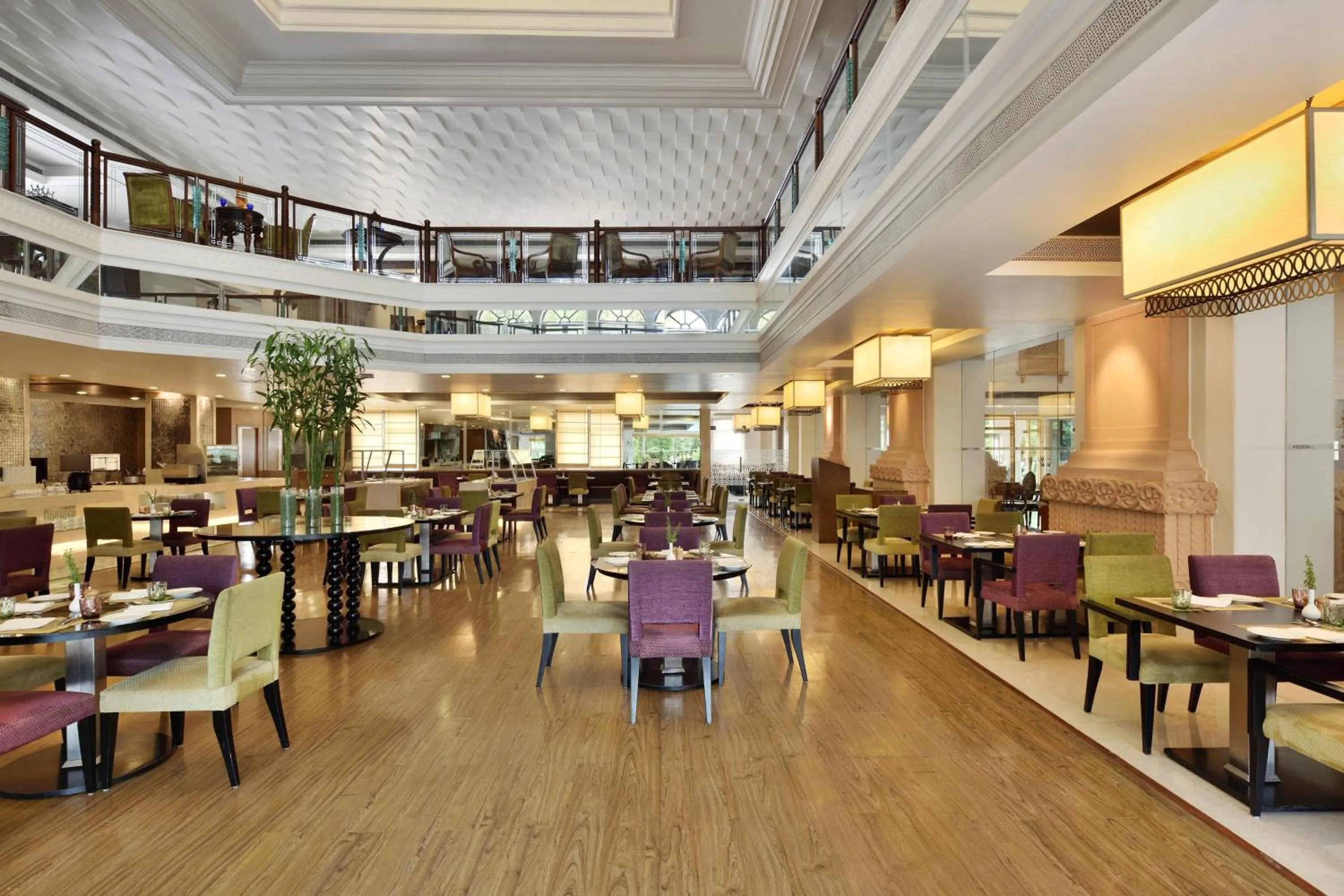 Restaurant/places to eat in Le Meridien Jaipur Resort & Spa