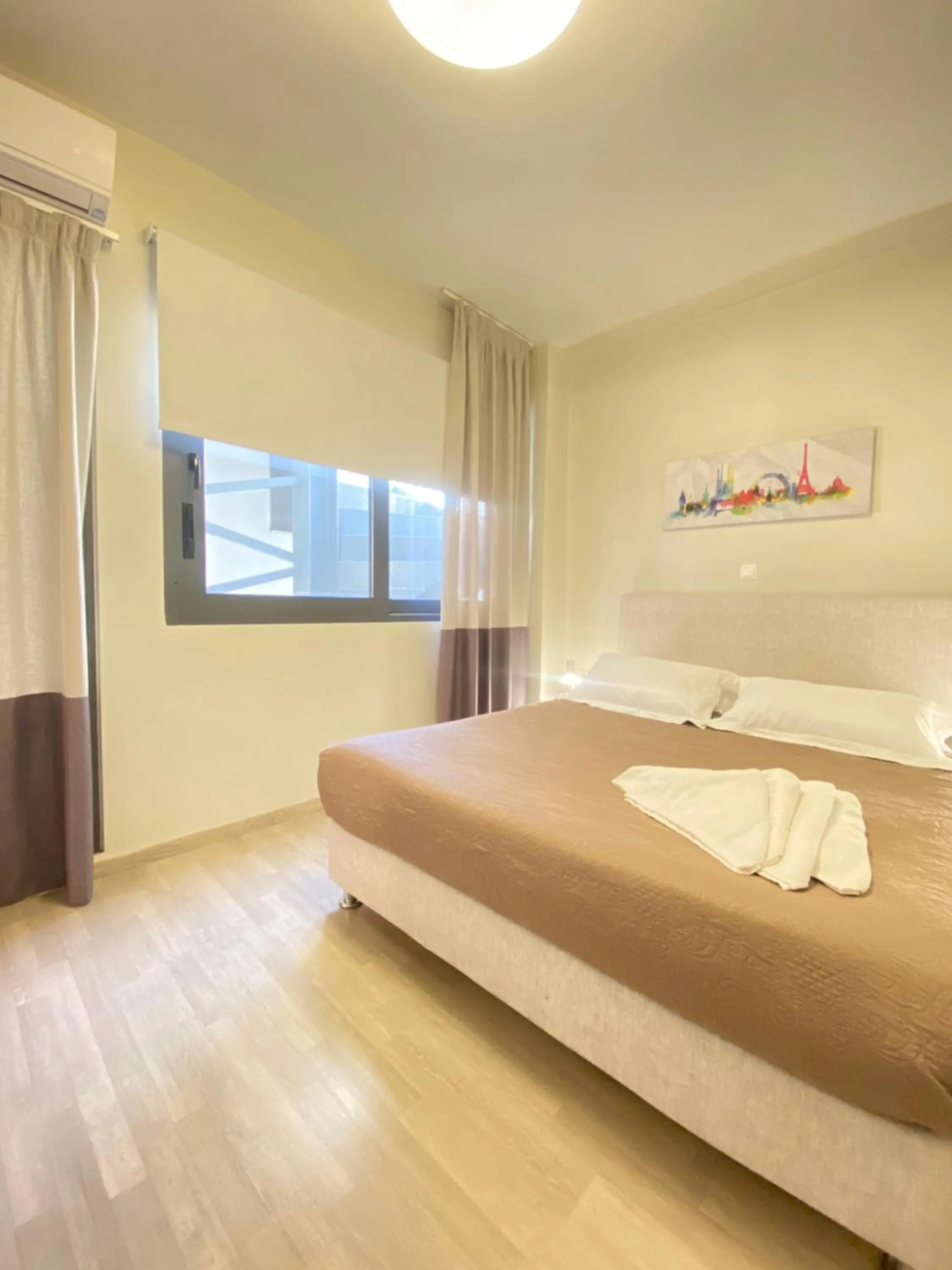 Bedroom, Bed in Tins Hotel City - Athens