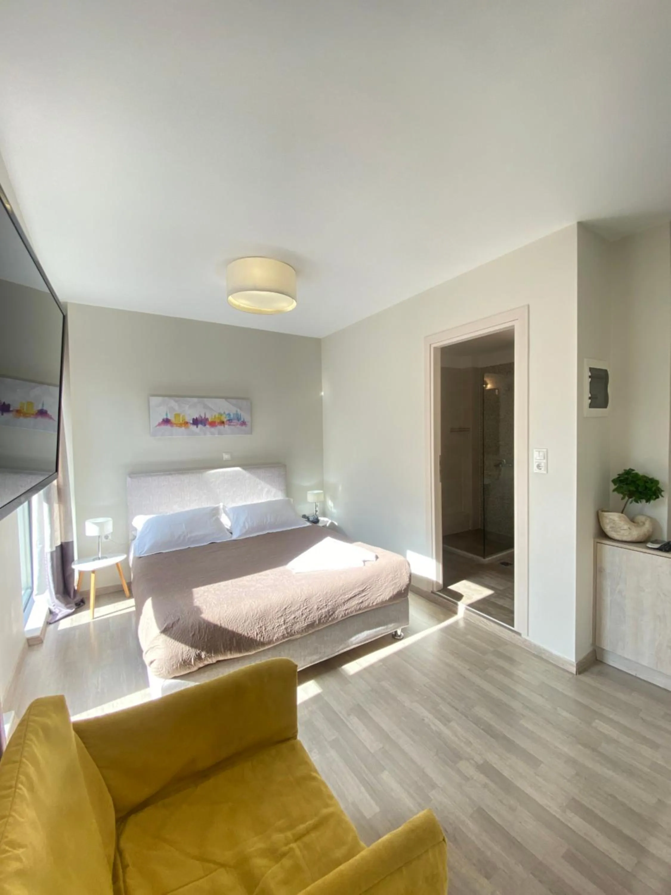 Bedroom, Bed in Tins Hotel City - Athens