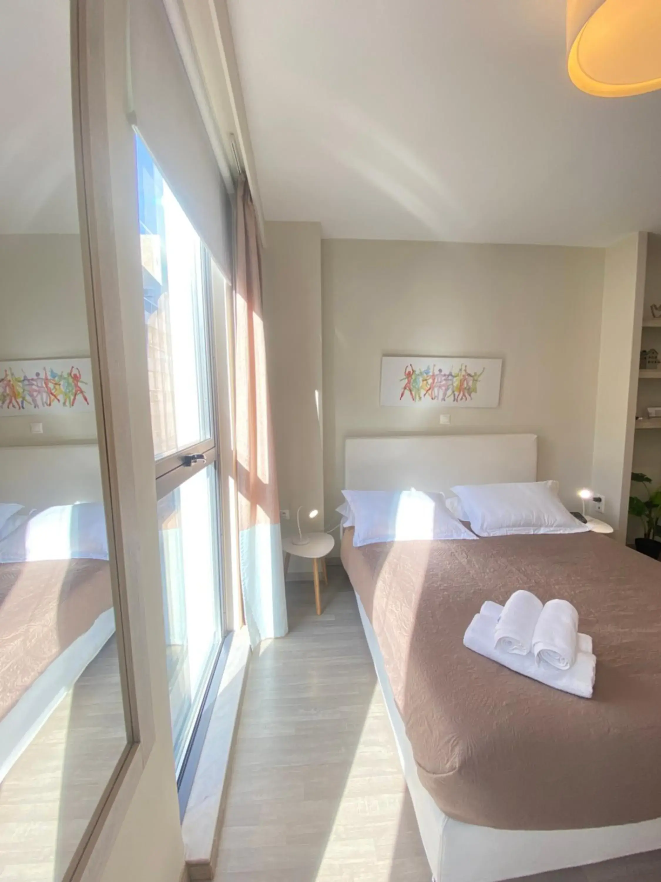 Bedroom, Bed in Tins Hotel City - Athens Bedroom, Bed in Tins Hotel City - Athens