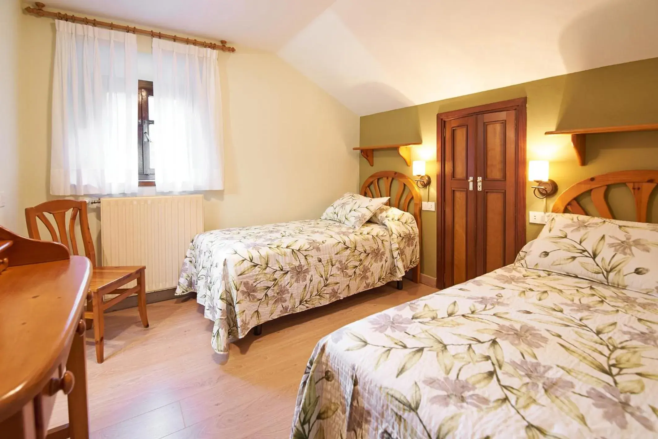 Double or Twin Room with Mountain View in La Casona de Mestas Double or Twin Room with Mountain View in La Casona de Mestas