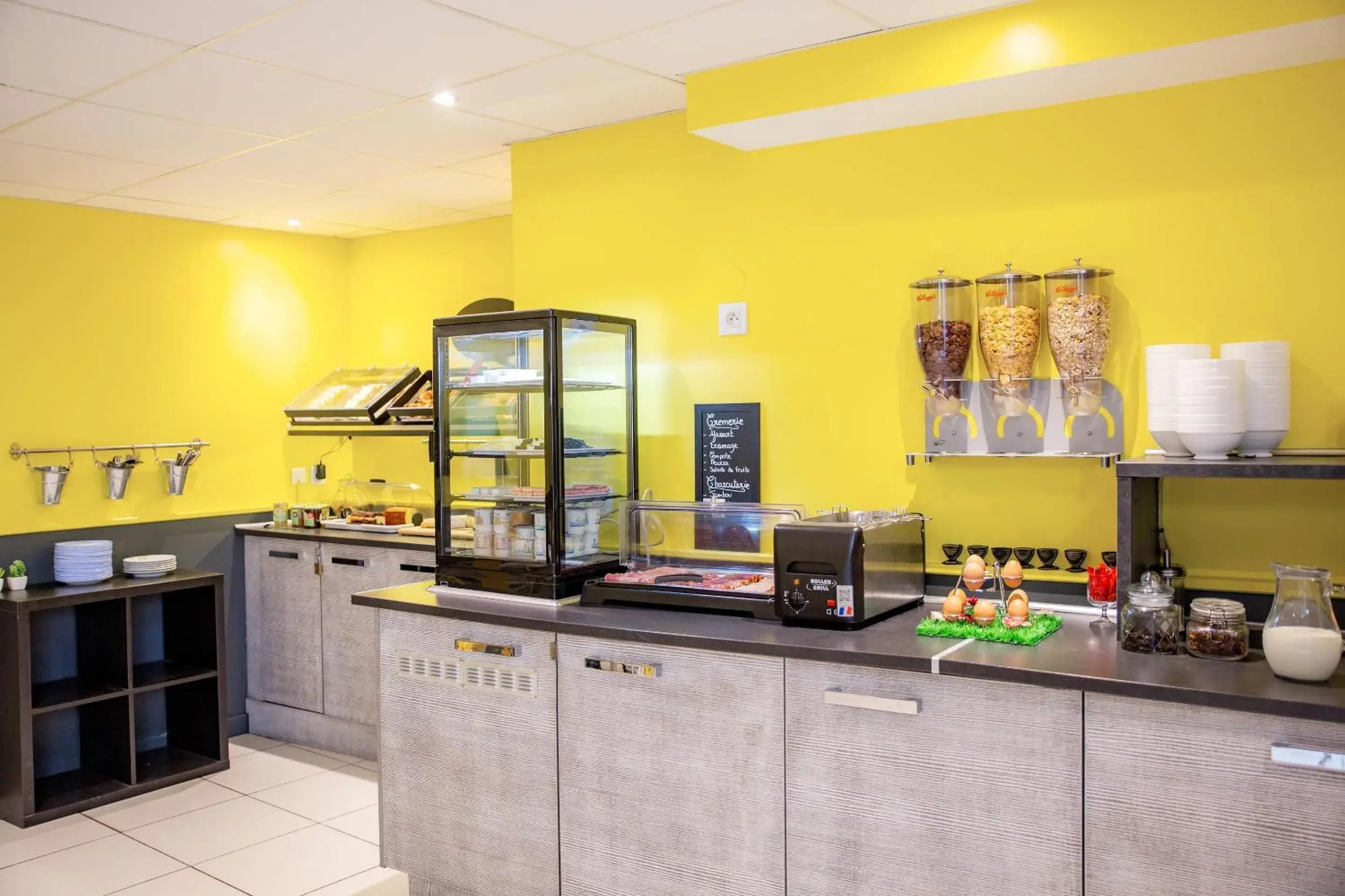 Breakfast in Comfort Aparthotel Frejus La Tour de Mare Breakfast in Comfort Aparthotel Frejus La Tour de Mare