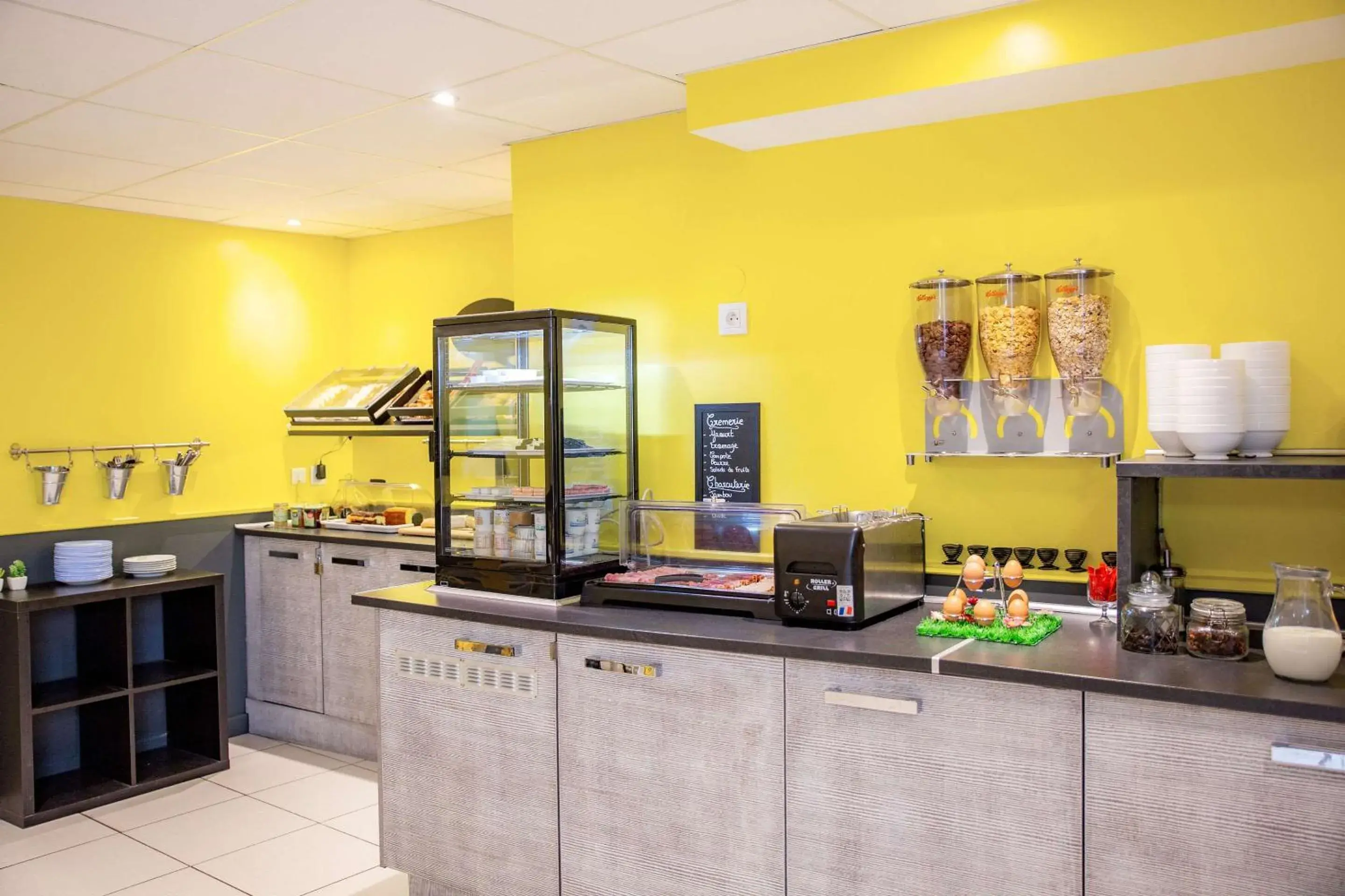 Breakfast in Comfort Aparthotel Frejus La Tour de Mare Breakfast in Comfort Aparthotel Frejus La Tour de Mare