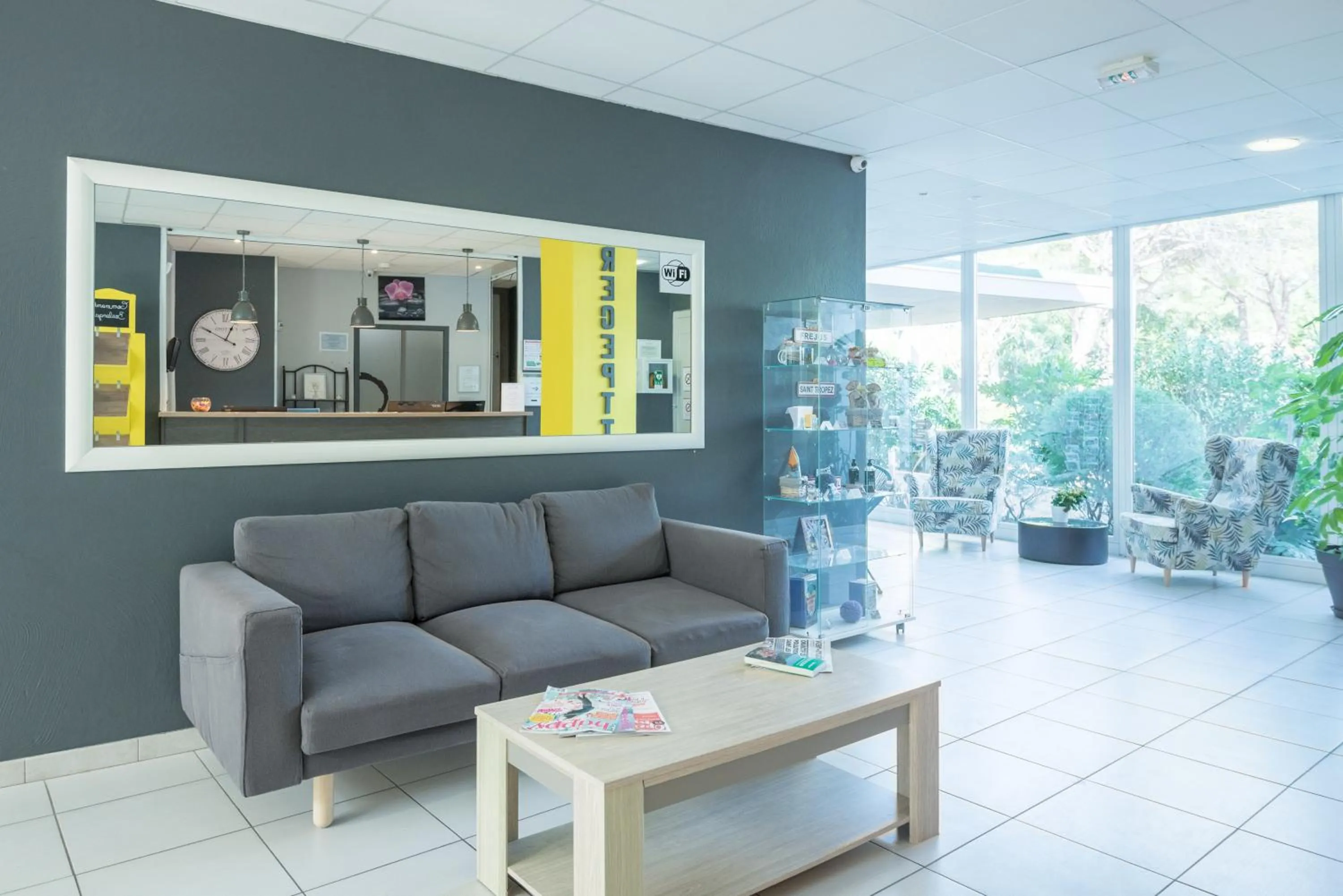 Lobby or reception in Comfort Aparthotel Frejus La Tour de Mare