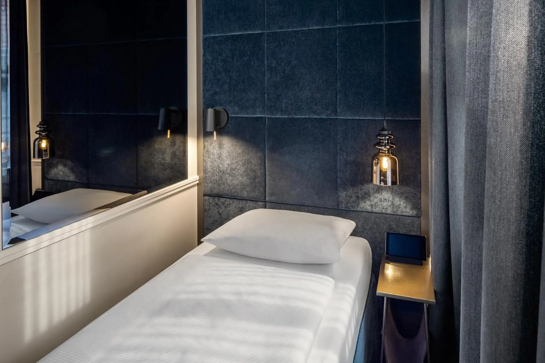 Bed in Hotel AMO by AMANO Friedrichstraße