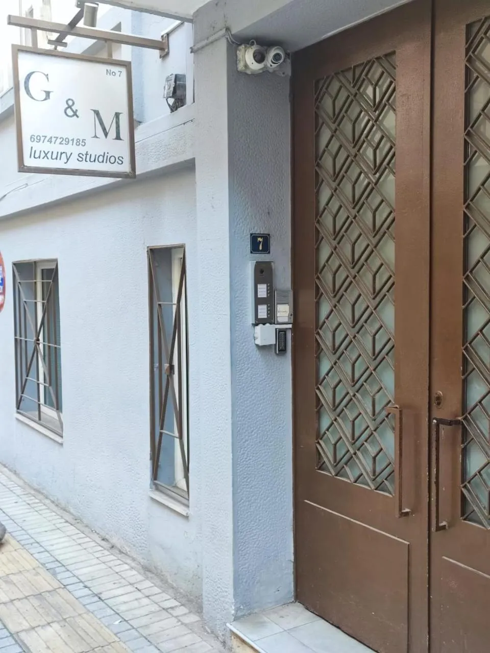 Facade/entrance in G&M Luxury Studios