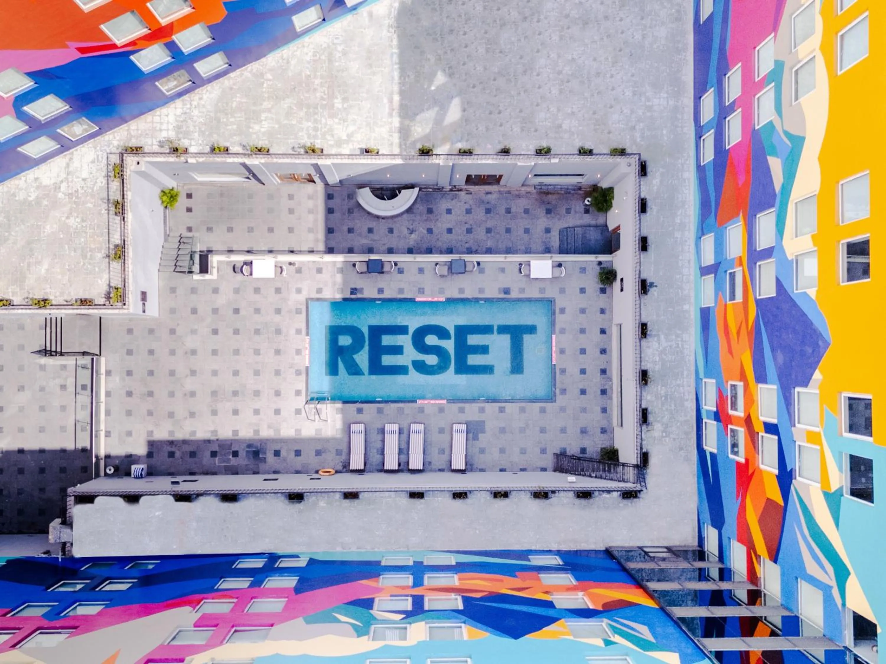 Swimming pool in Sunday Hotel Chandigarh Zirakpur