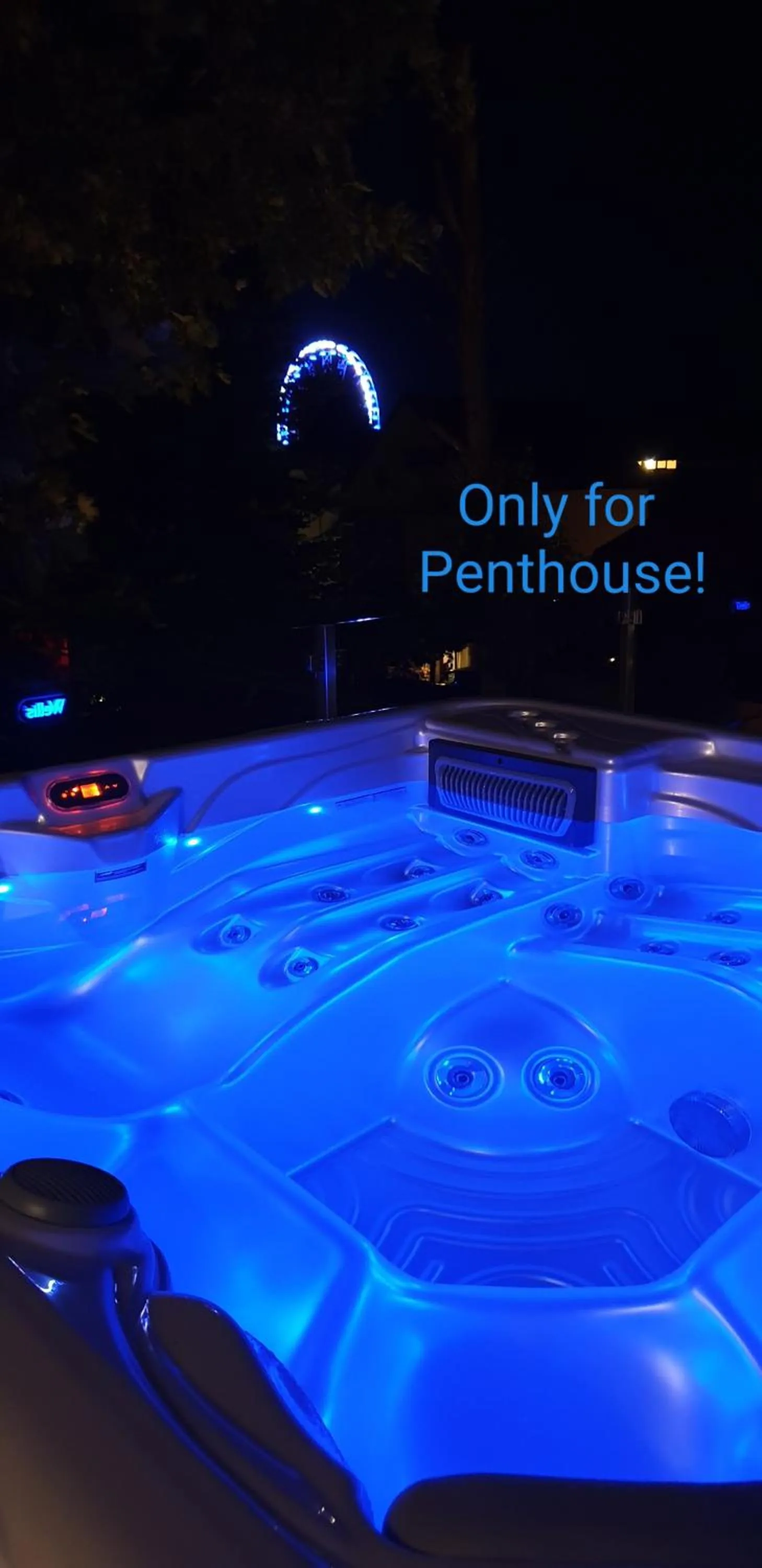 Hot Tub in Baobab Suites
