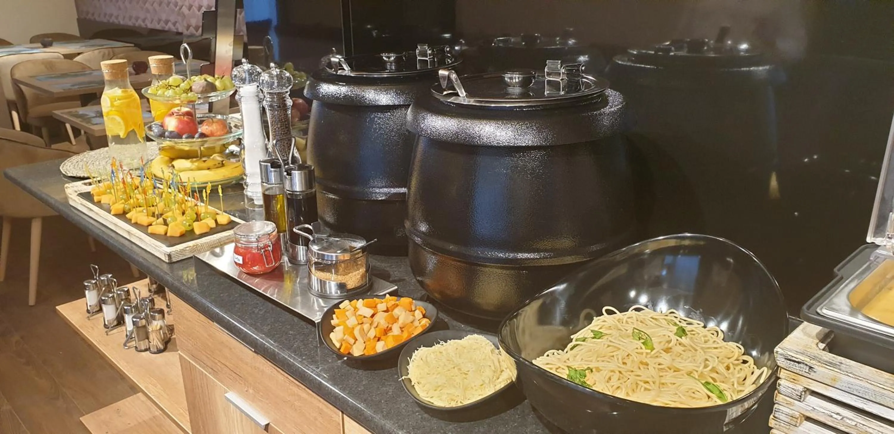 Food and drinks in Baobab Suites